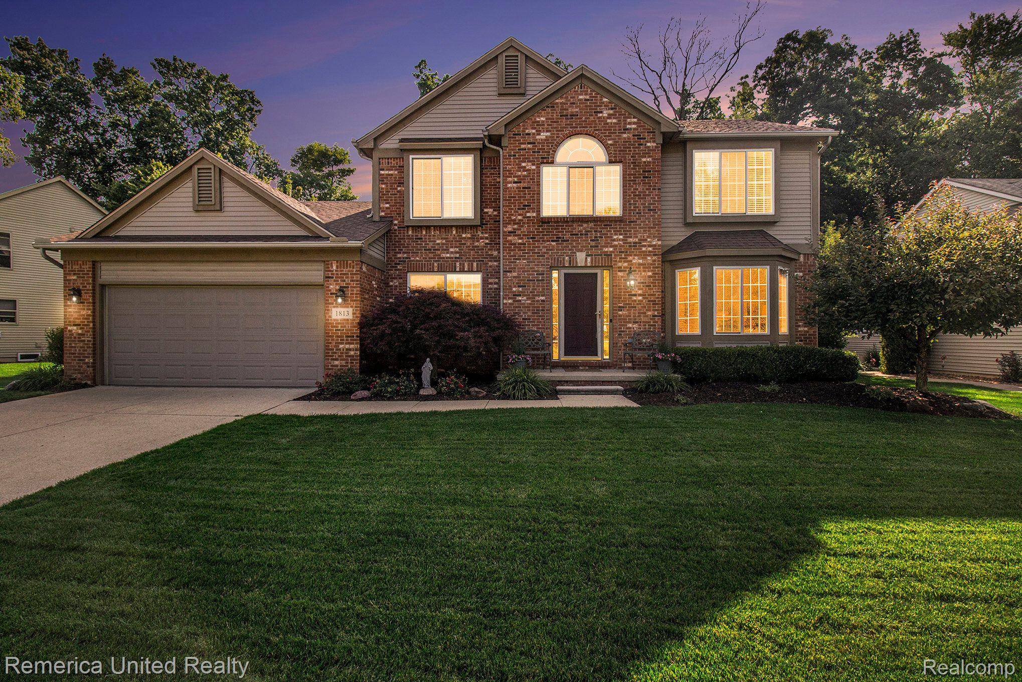 Howell, MI 48855,1813 WOODED VALLEY LN