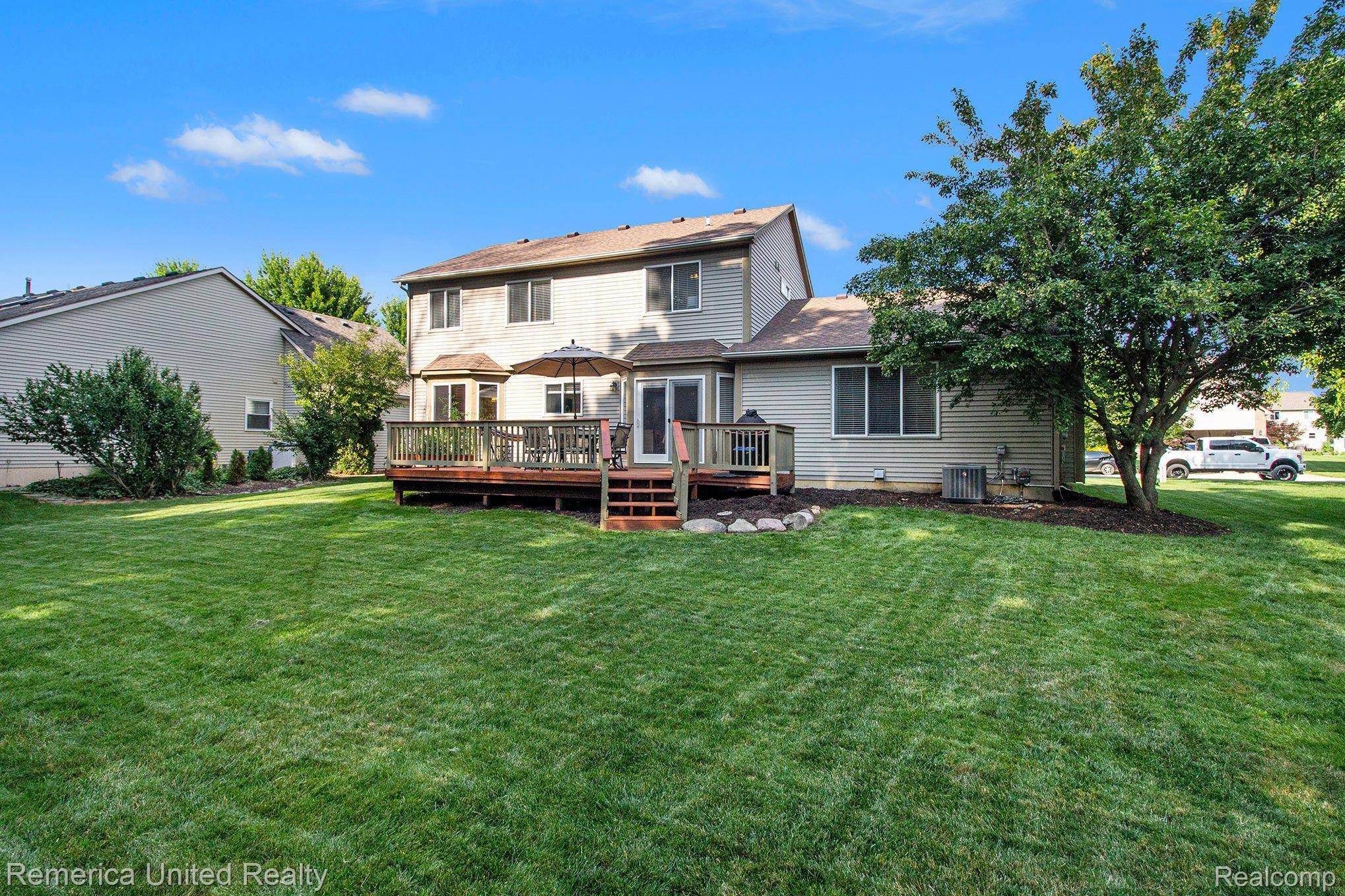 Howell, MI 48855,1813 WOODED VALLEY LN