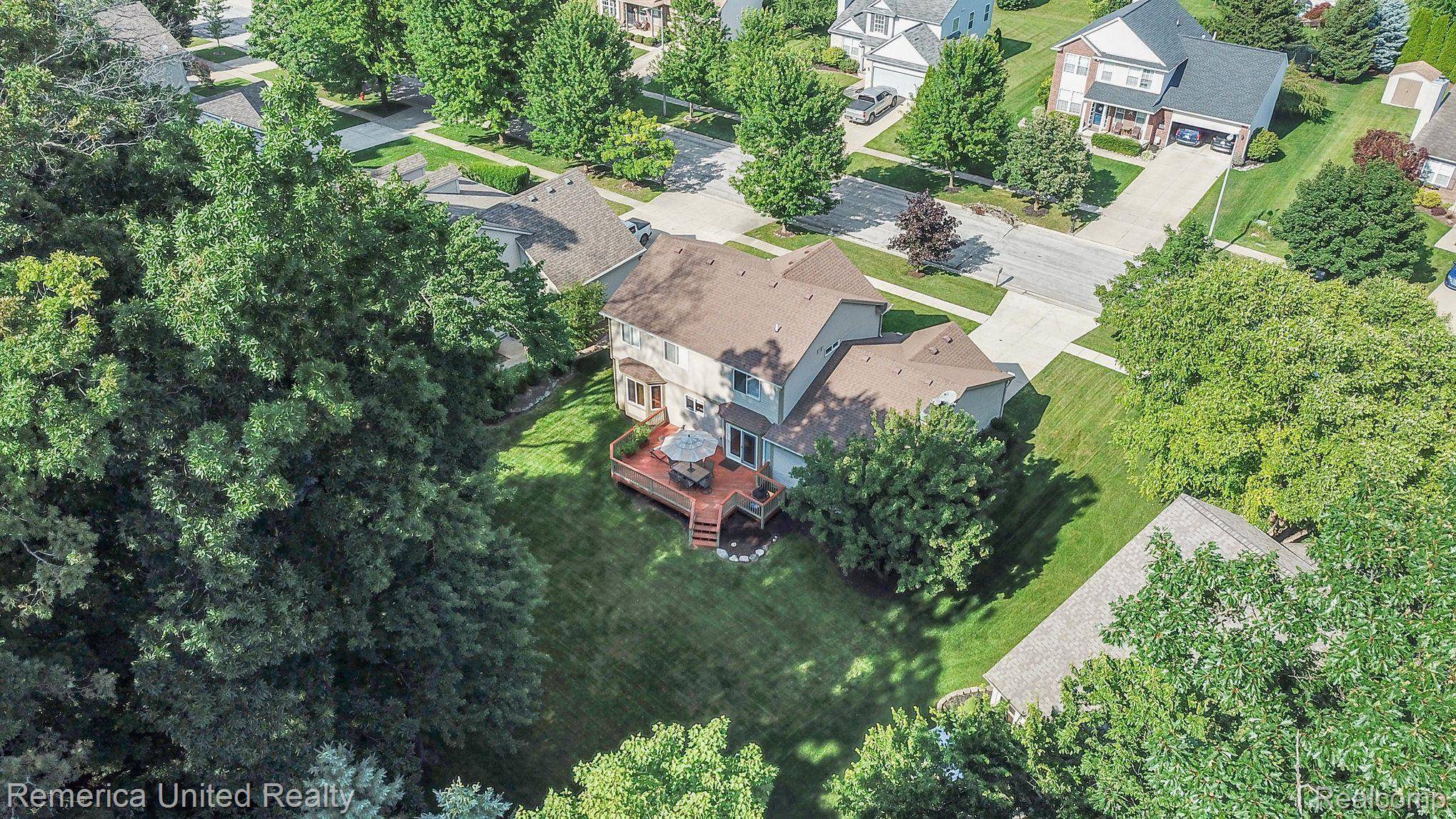 Howell, MI 48855,1813 WOODED VALLEY LN