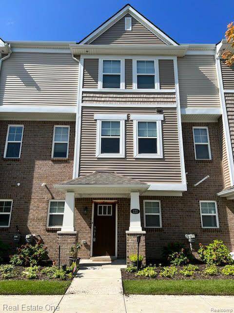 Wixom, MI 48393,123 MONUMENT LN