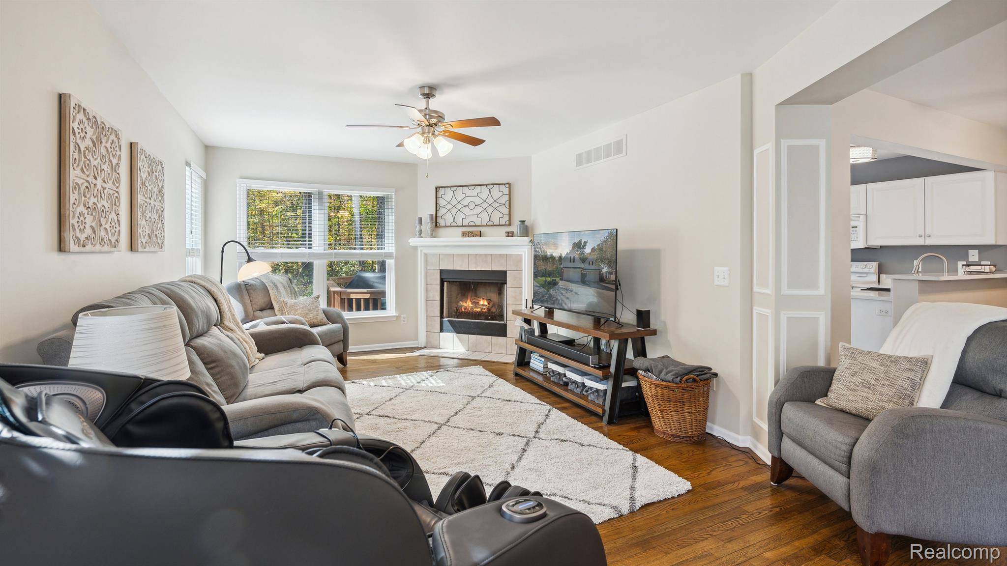 Wixom, MI 48393,650 Chestnut DR #21