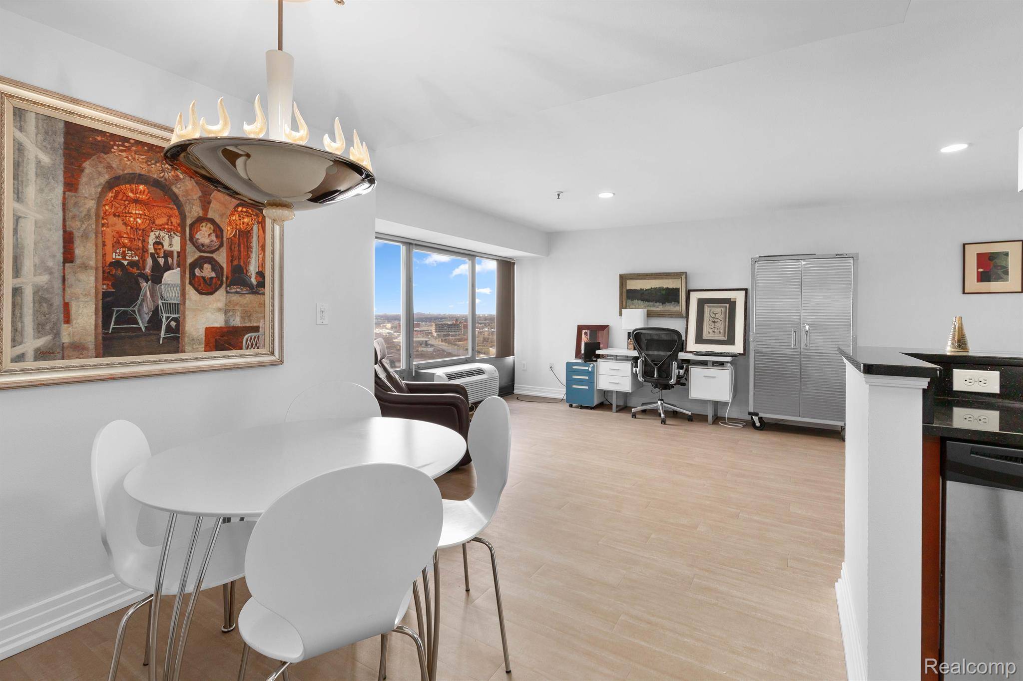 Detroit, MI 48226,1001 W JEFFERSON AVE #17H