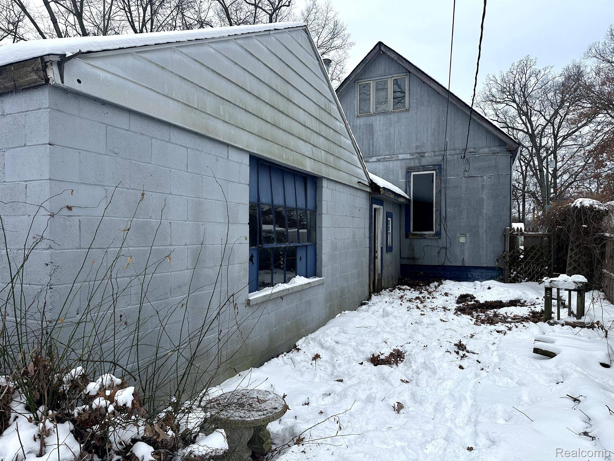 Waterford, MI 48327,6837 HATCHERY RD