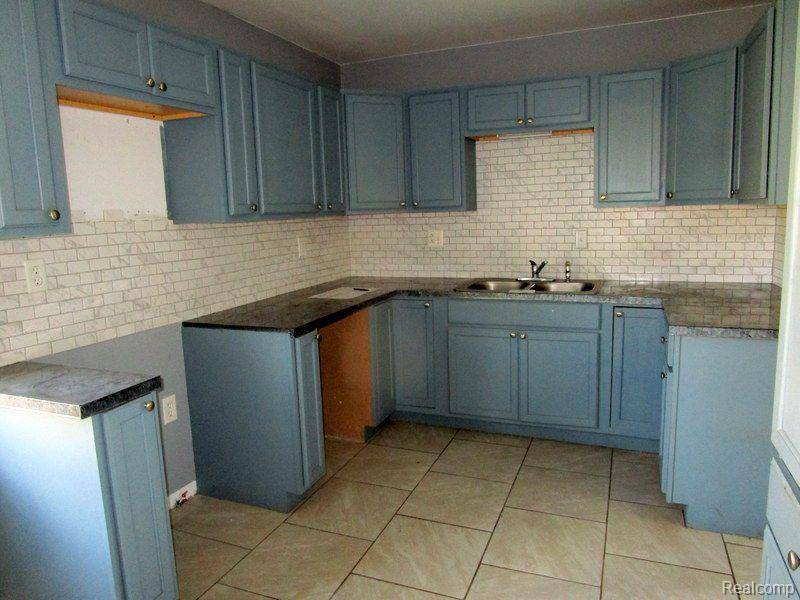 Clinton Township, MI 48035,19832 STAFFORD ST