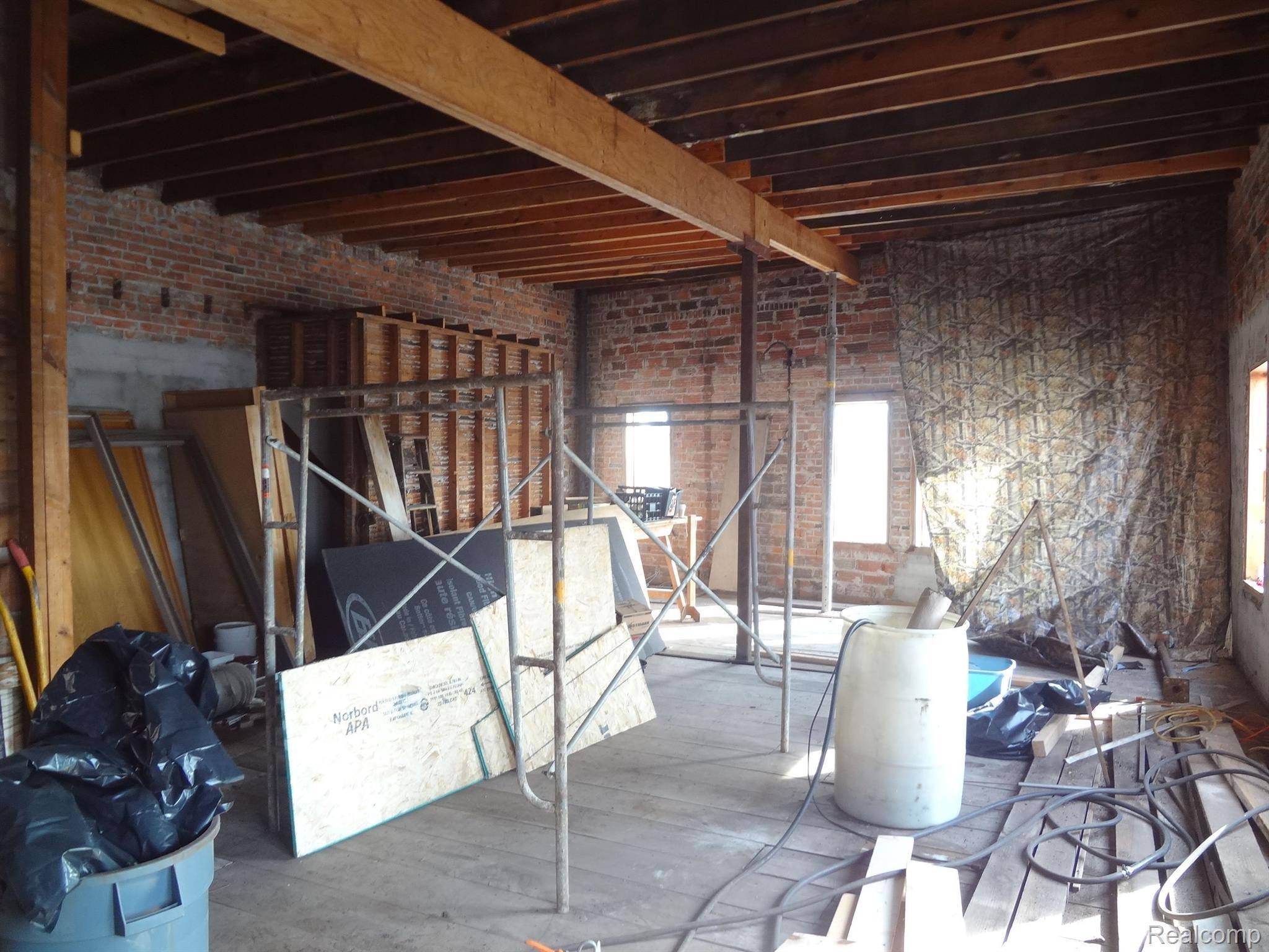 Detroit, MI 48224,15101 MACK AVE