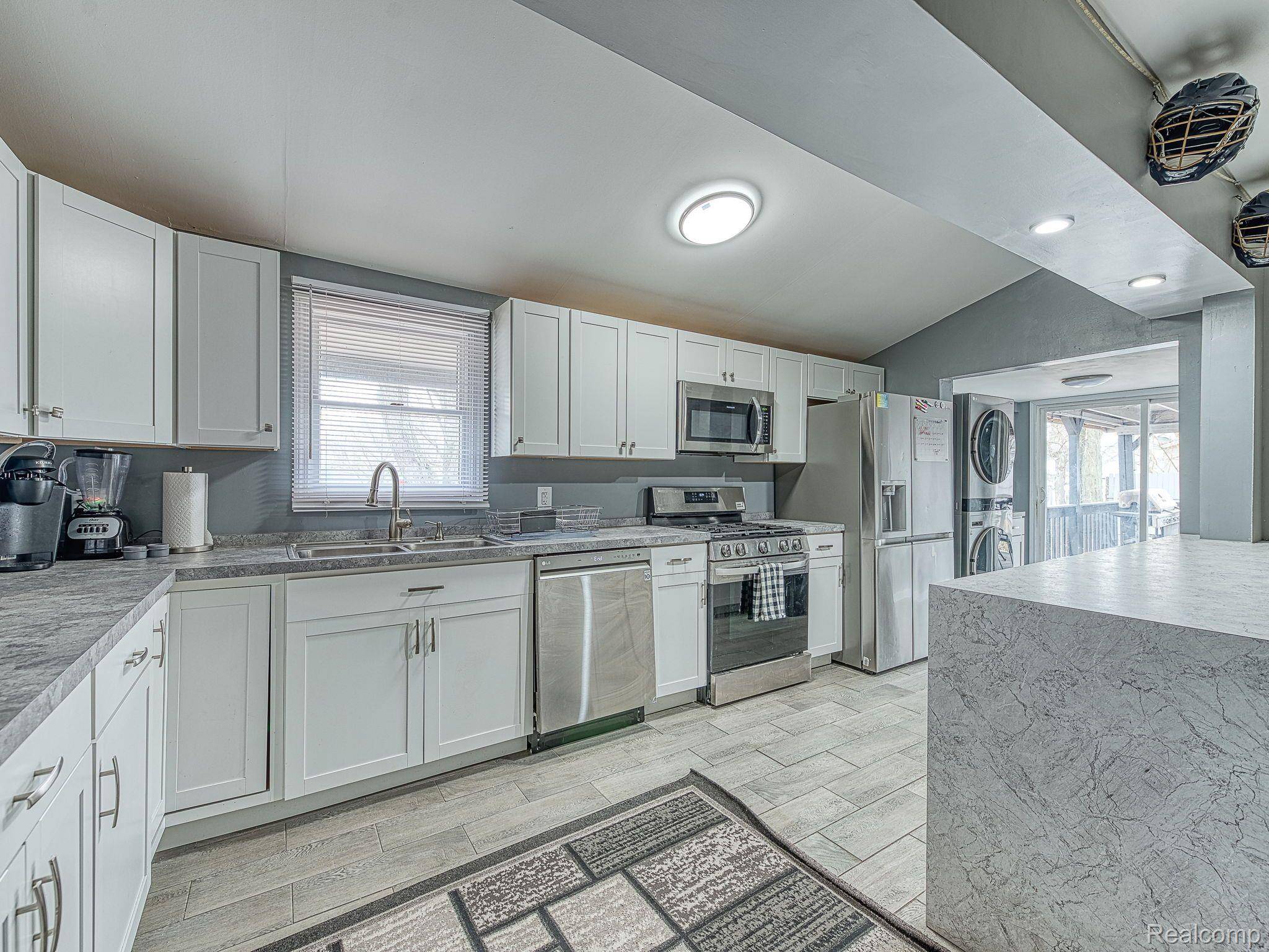 Adrian, MI 49221,1026 E HUNT ST