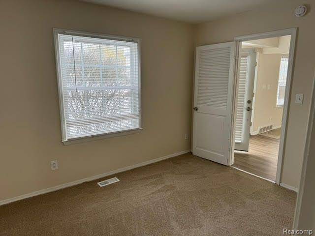 Southfield, MI 48075,20851 SECLUDED LN