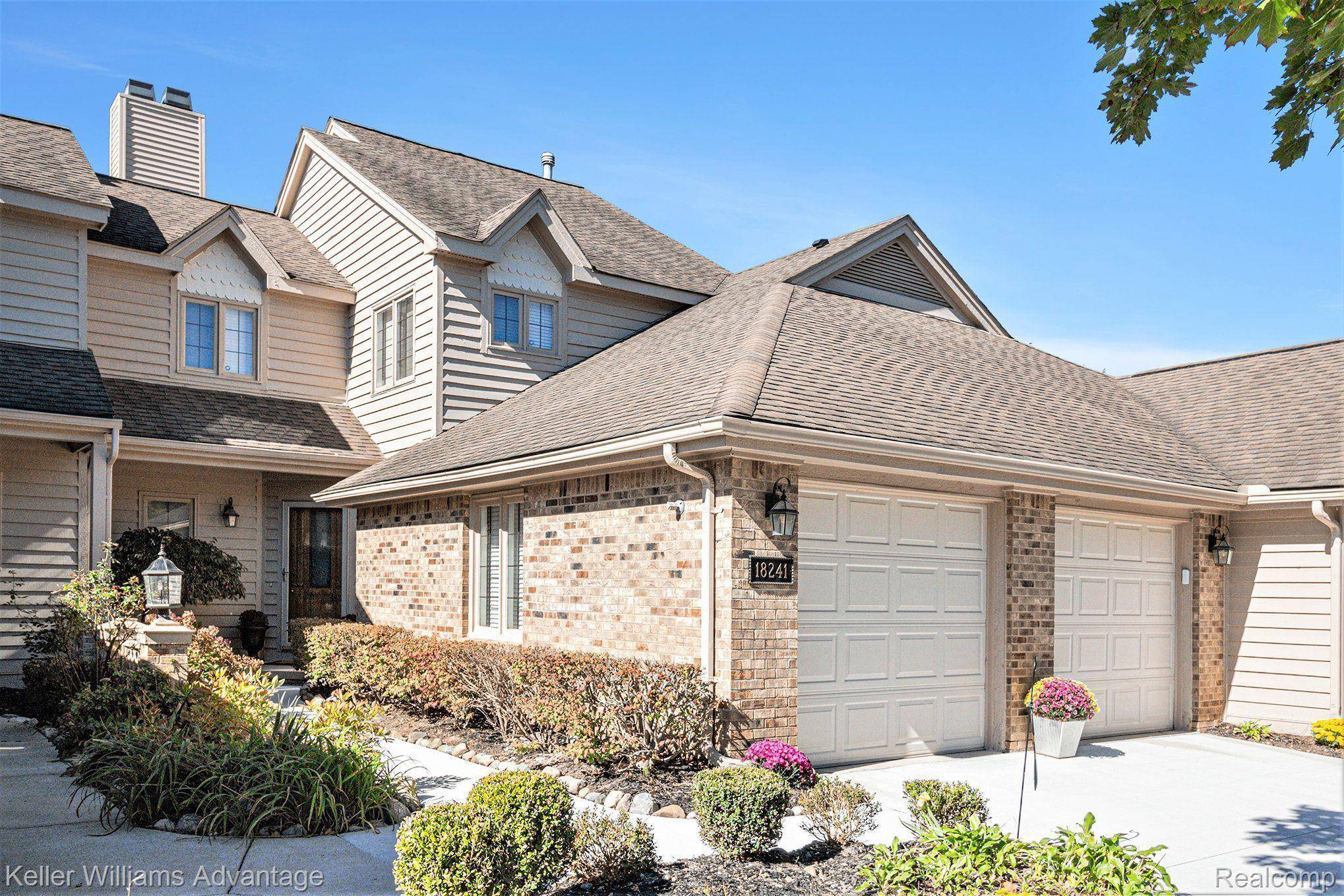 18241 BLUE HERON DR E, Northville Twp, MI 48168