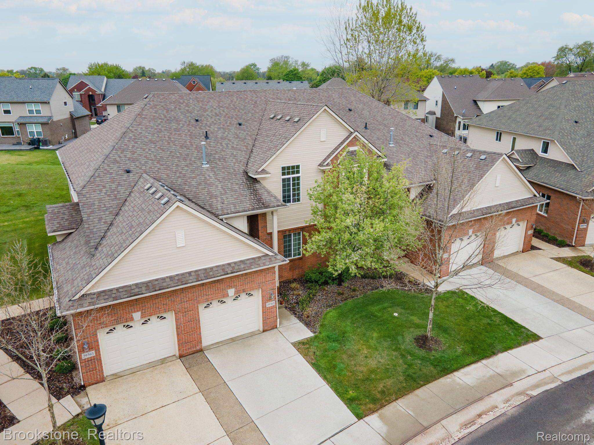 Warren, MI 48092,29361 WOODPARK CIR