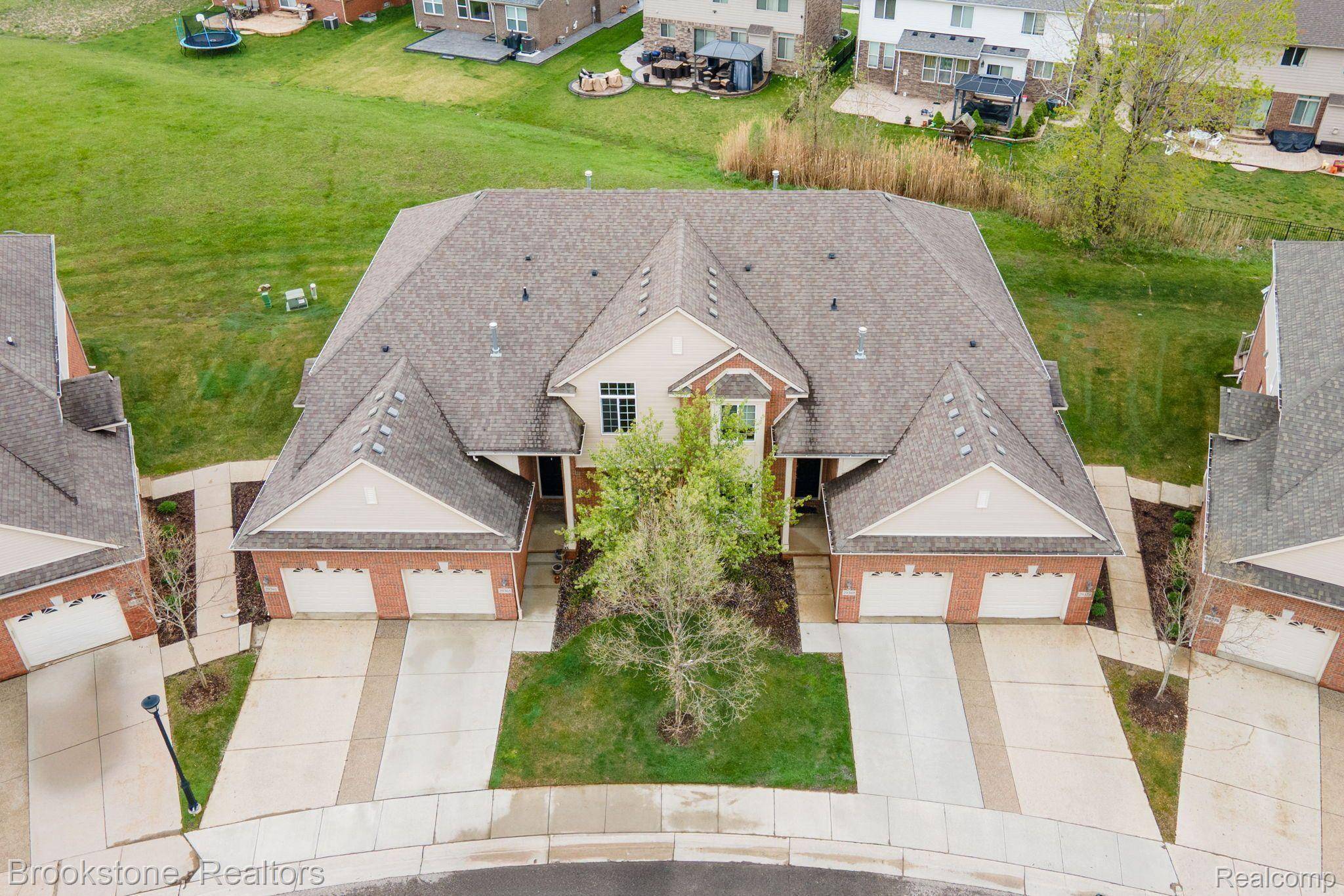 Warren, MI 48092,29361 WOODPARK CIR