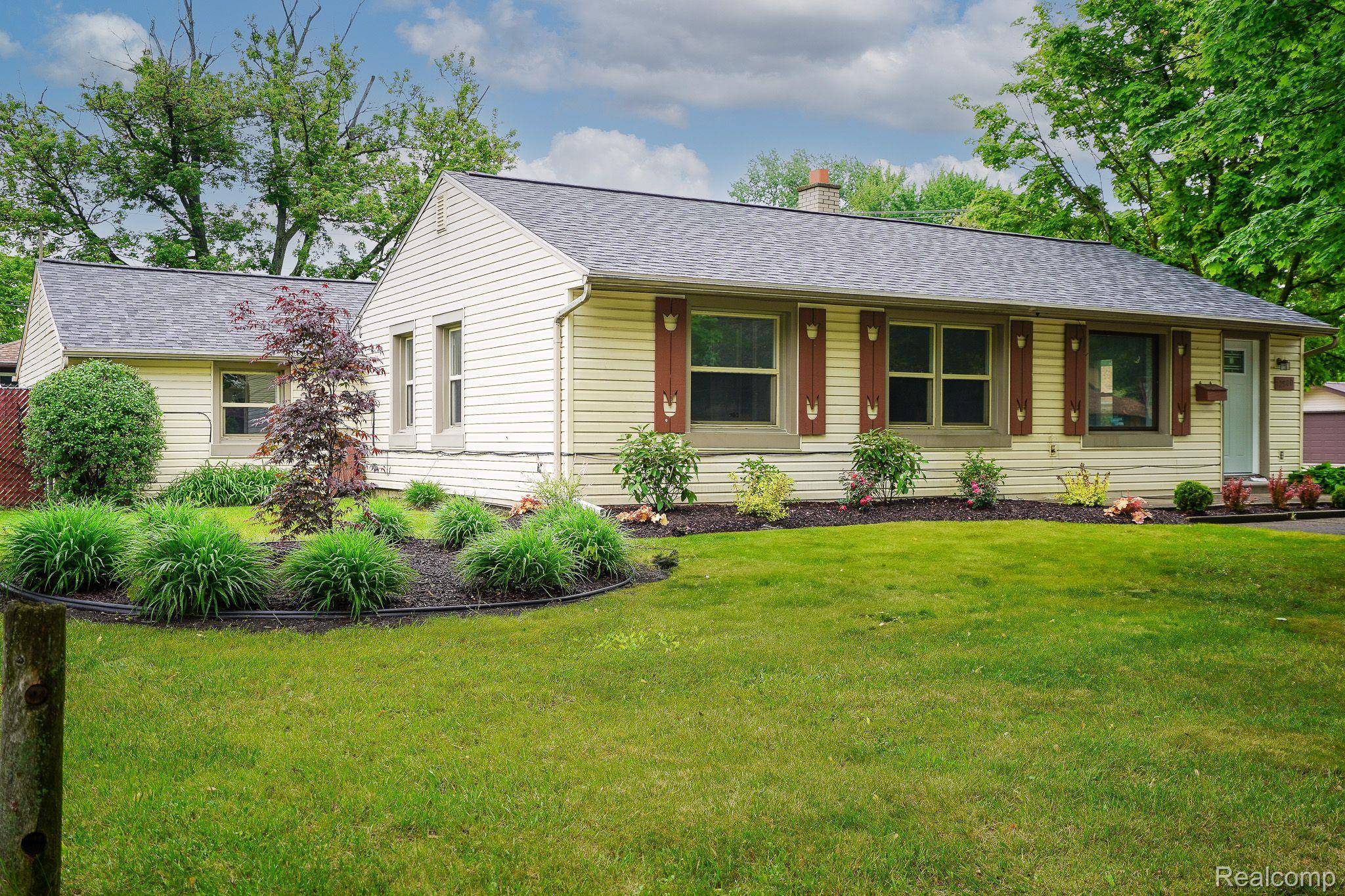 Oak Park, MI 48237,12900 NORTHFIELD BLVD