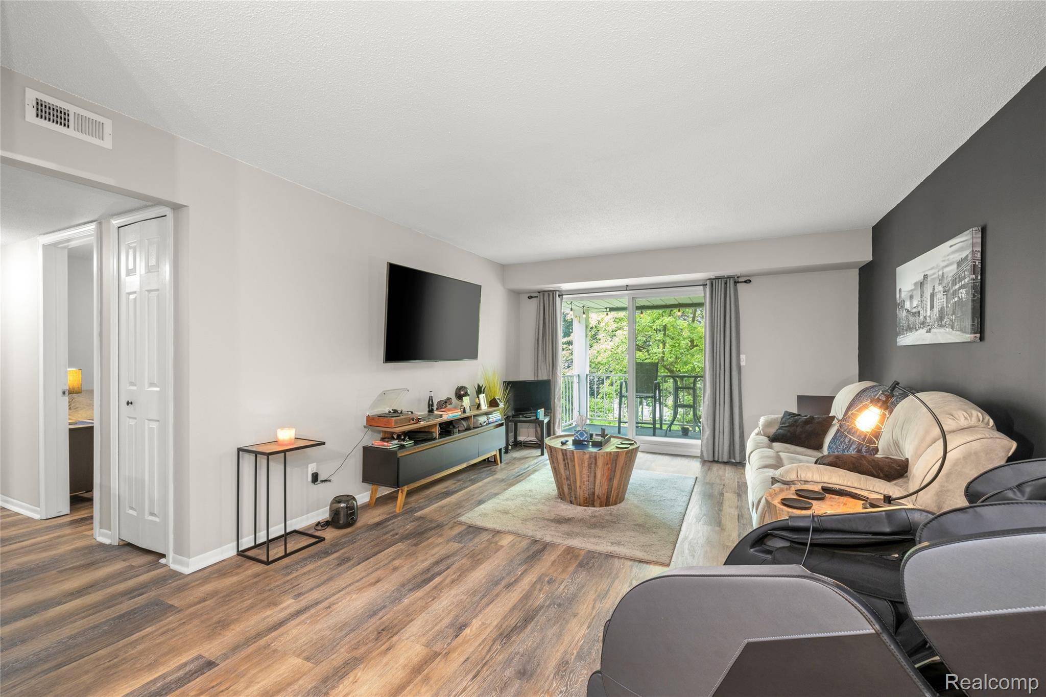 Livonia, MI 48150,35916 Ann Arbor TRL