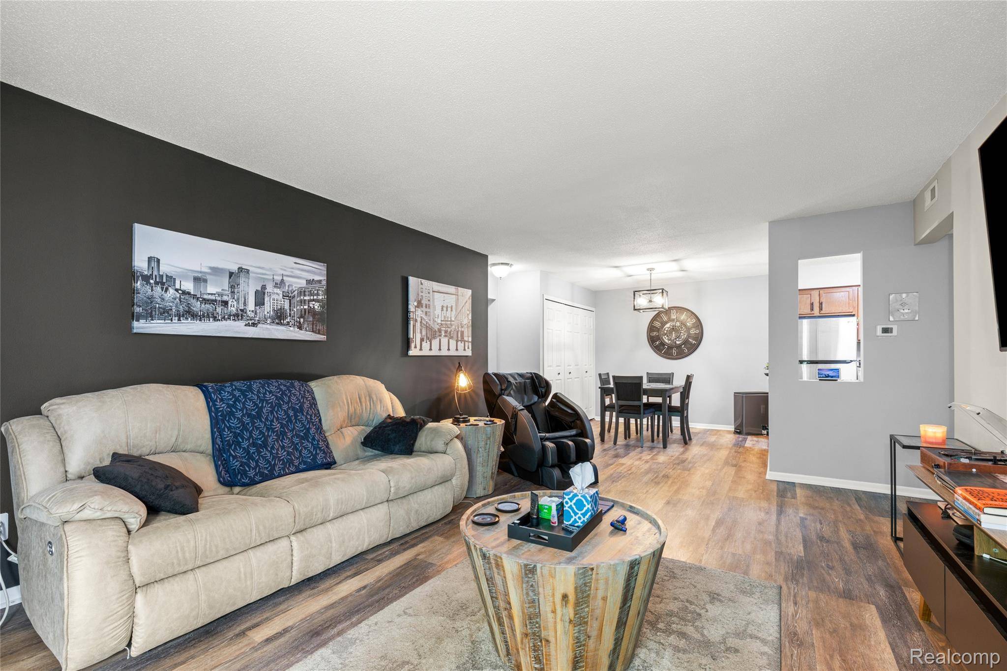 Livonia, MI 48150,35916 Ann Arbor TRL