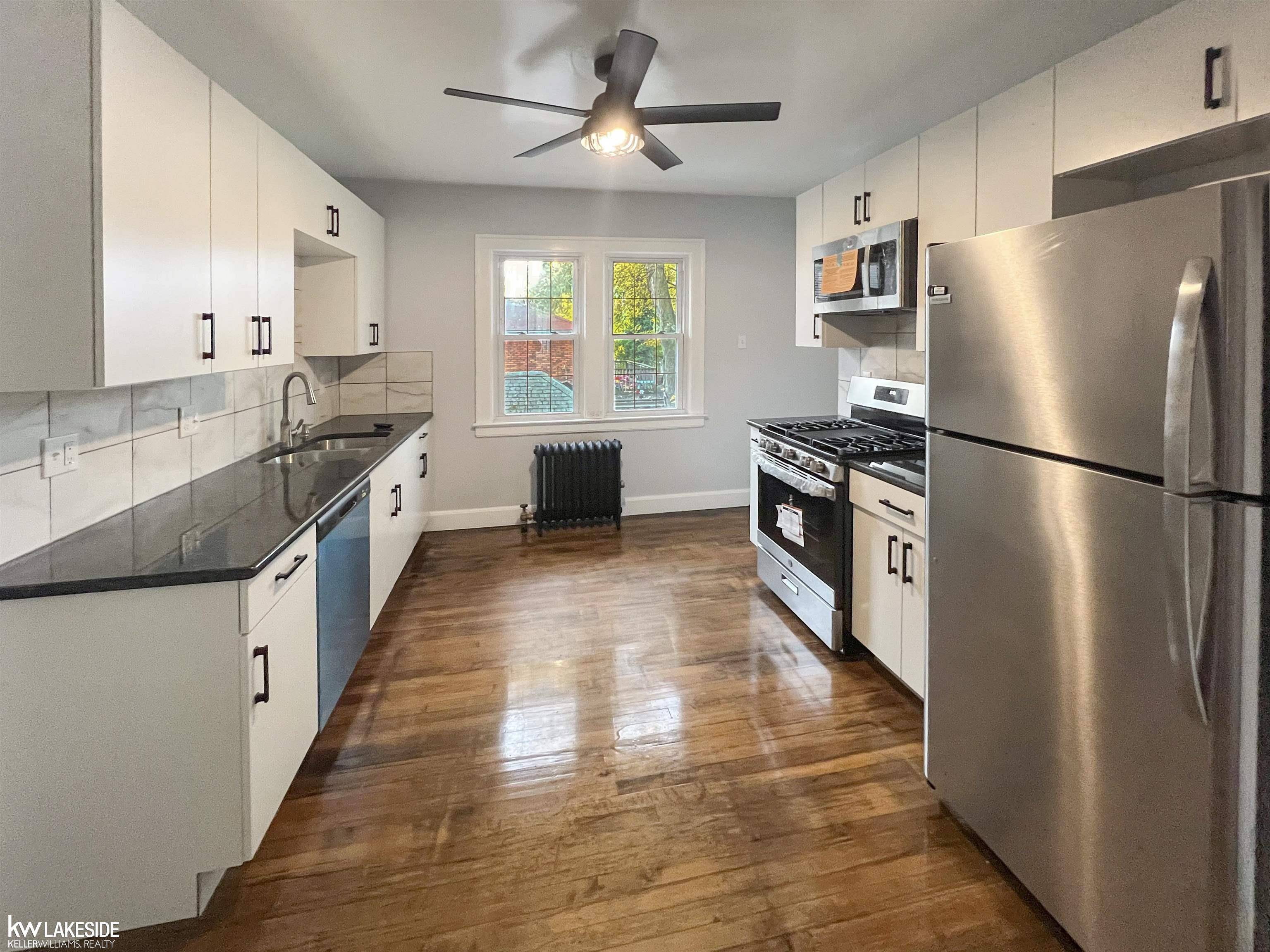 Grosse Pointe, MI 48230,645 Neff RD