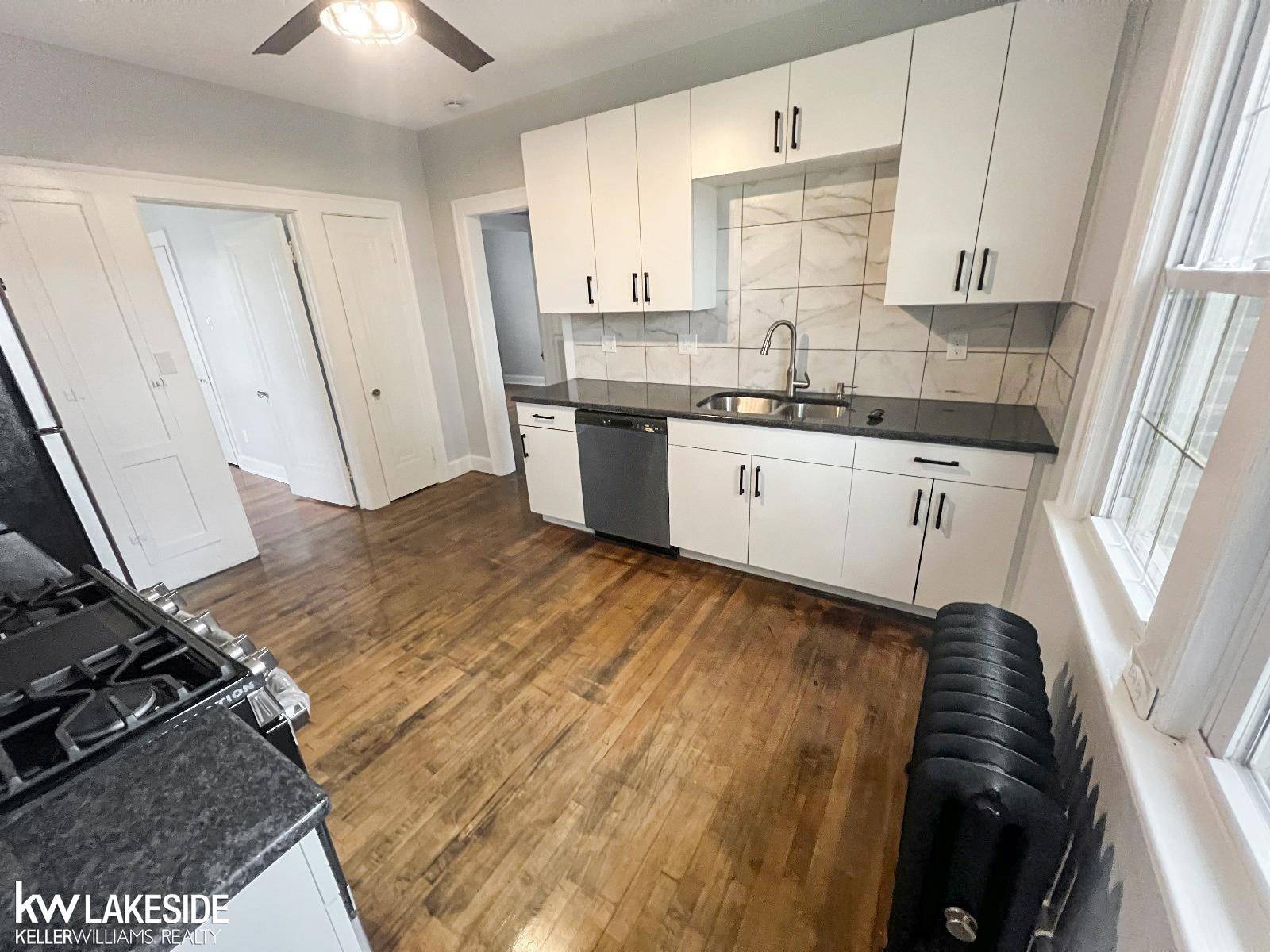 Grosse Pointe, MI 48230,645 Neff RD