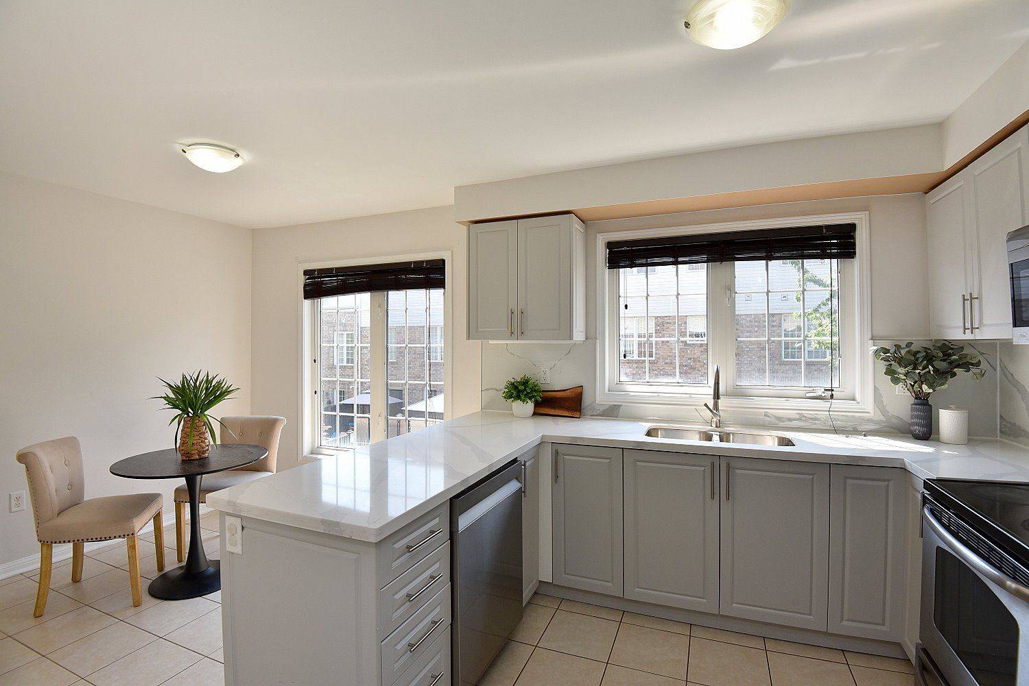 Hamilton, ON L9K 0C7,45 Ohara LN