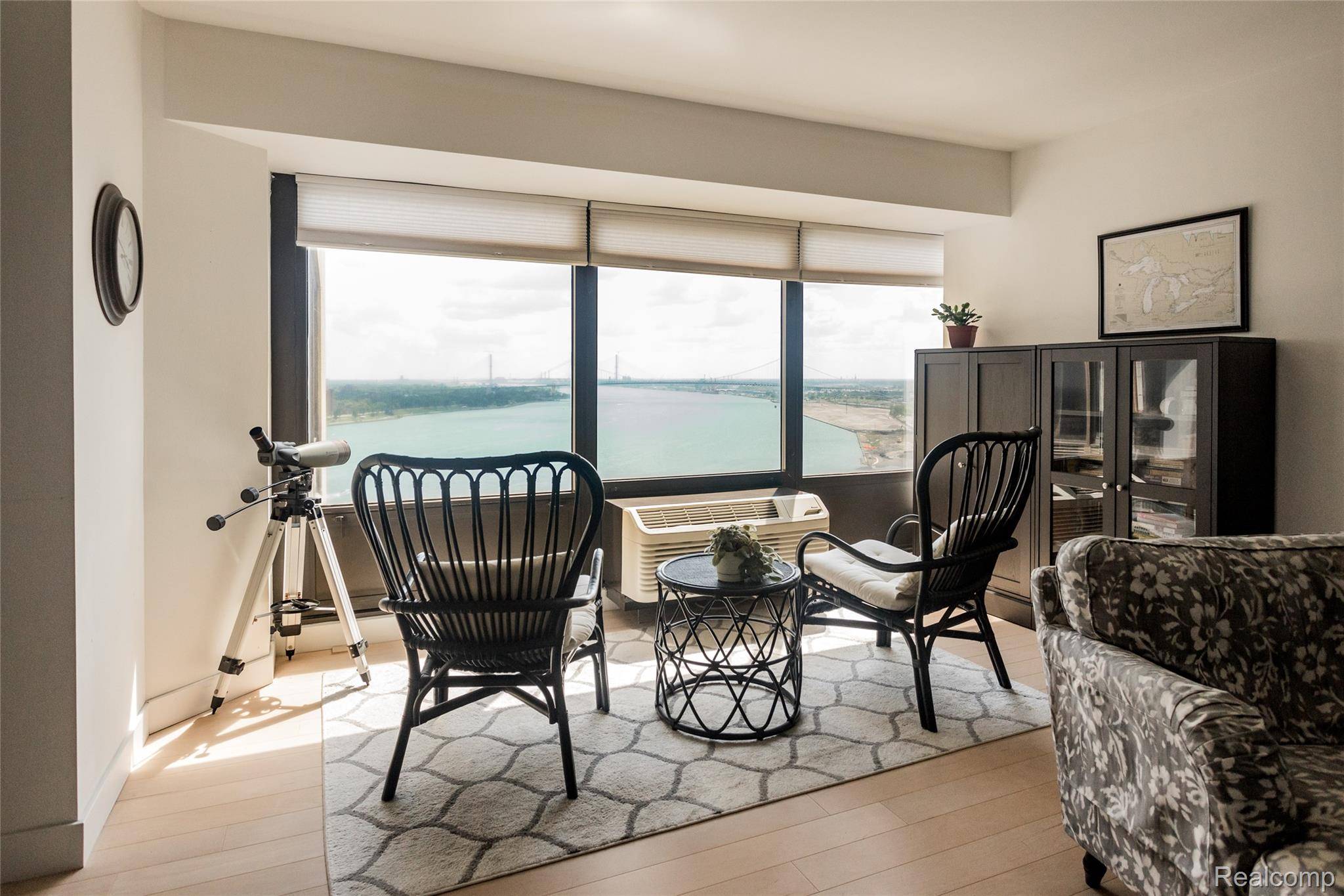 Detroit, MI 48226,1001 W Jefferson AVE #22H