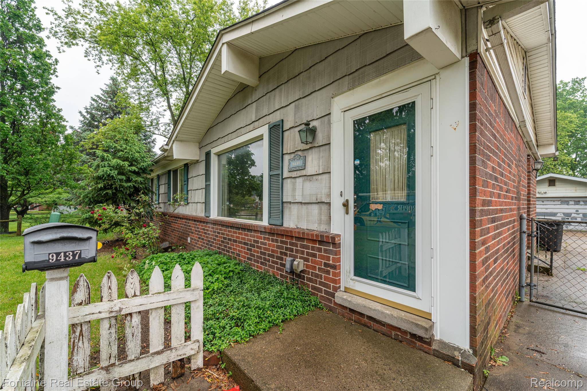 Plymouth, MI 48170,9437 Tavistock DR