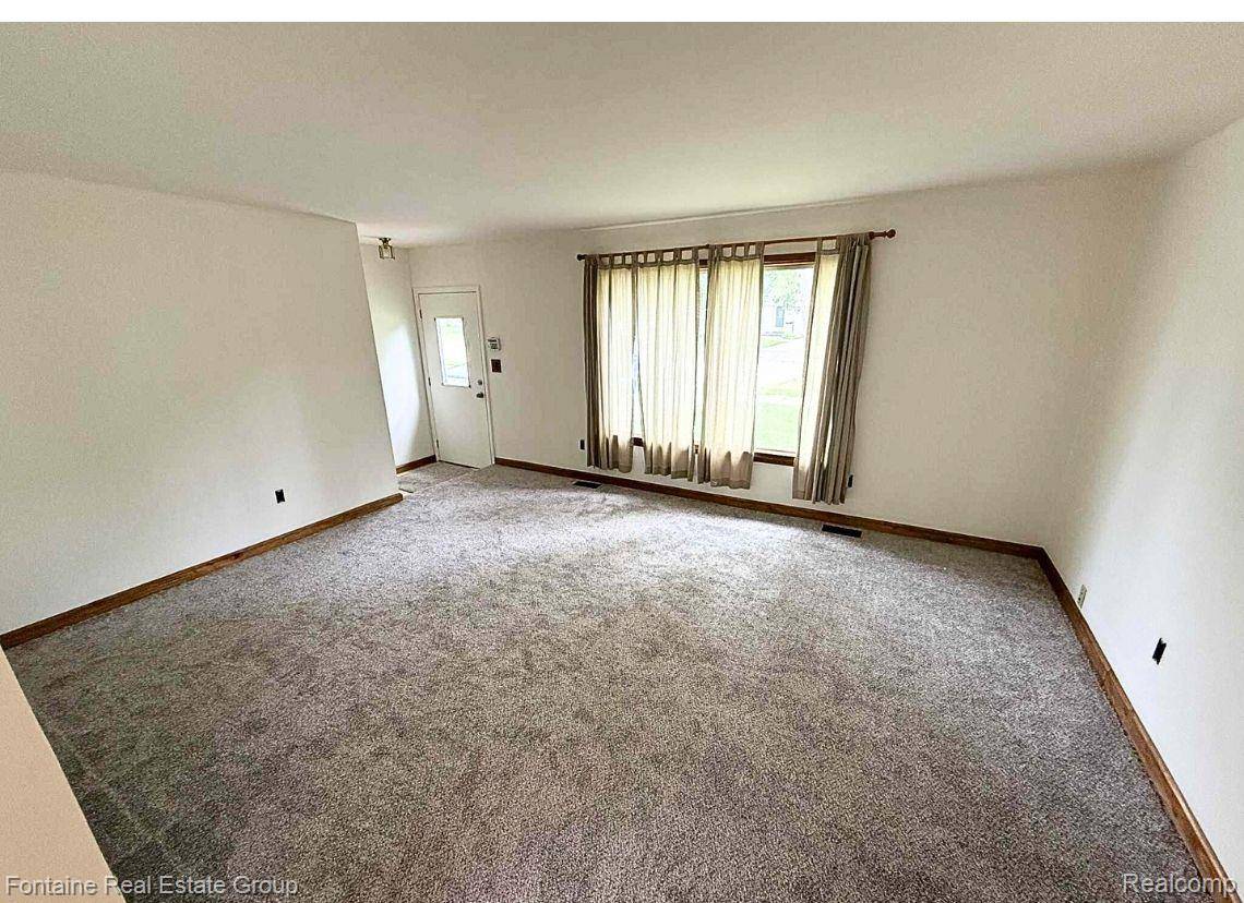 Plymouth, MI 48170,9437 Tavistock DR