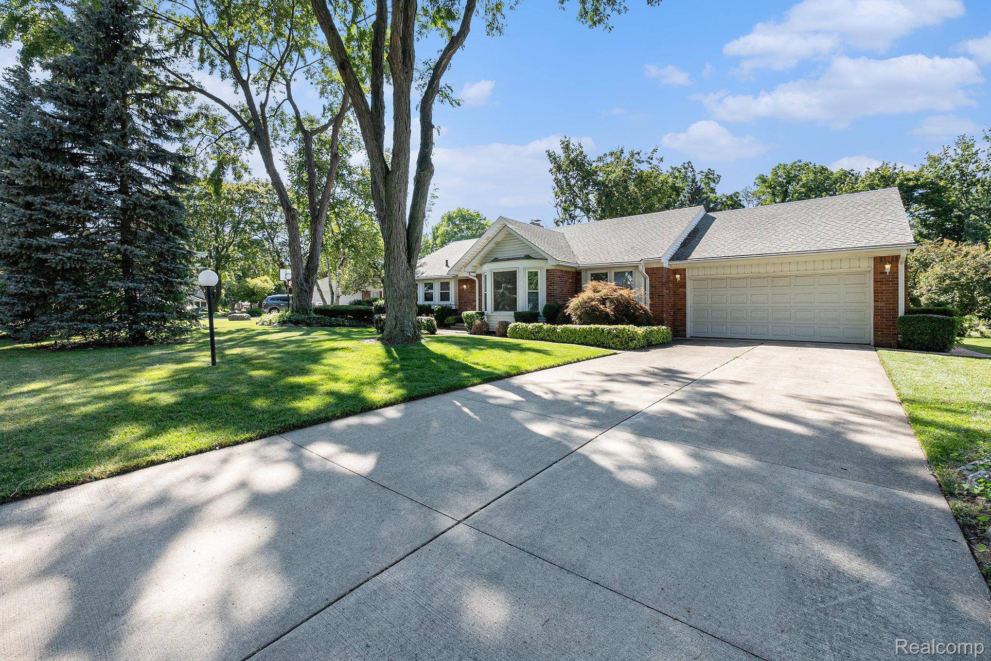 Rochester, MI 48335,36746 Brittany Hill DR