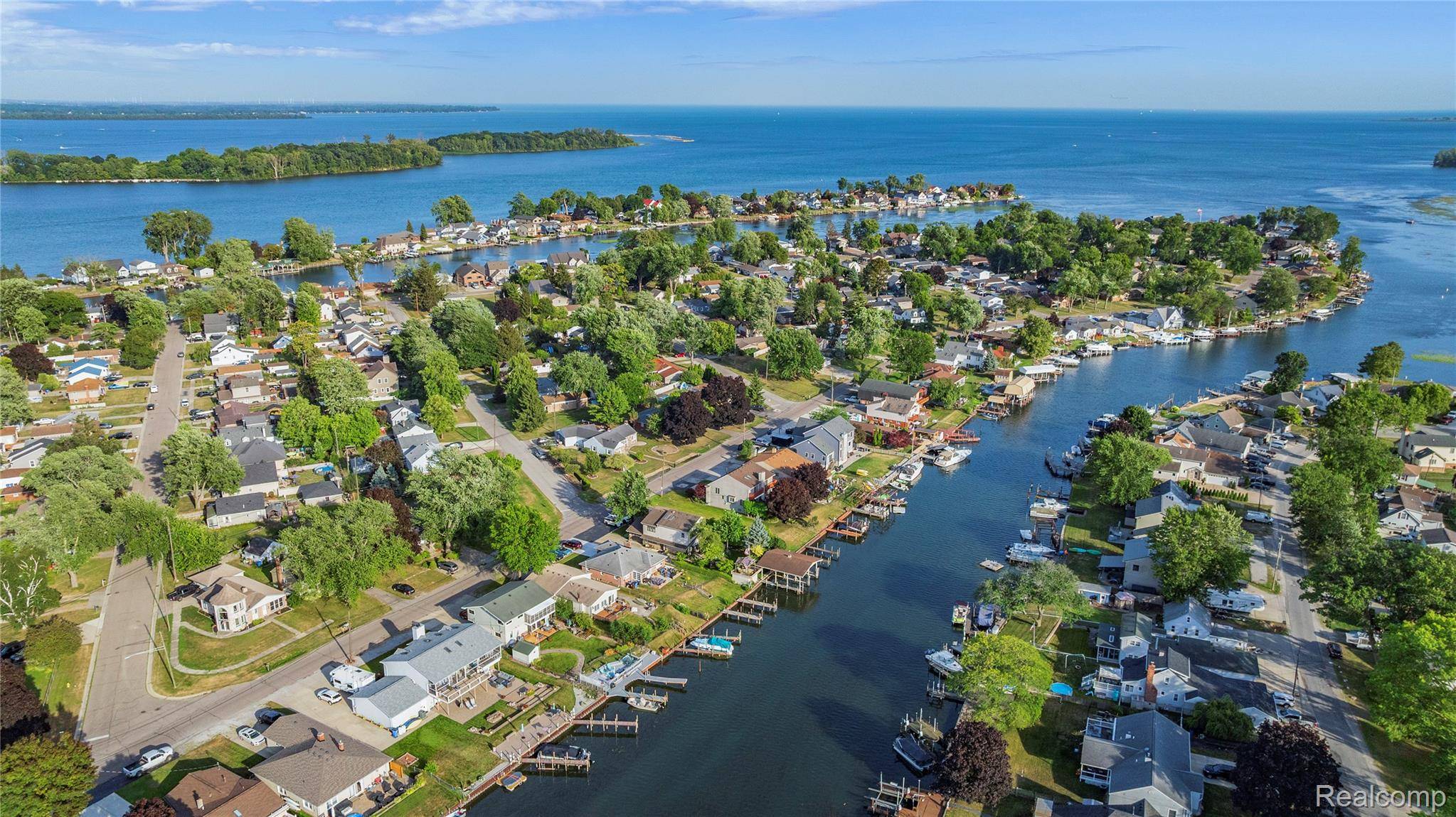 Gibraltar, MI 48173,30500 Bayview DR