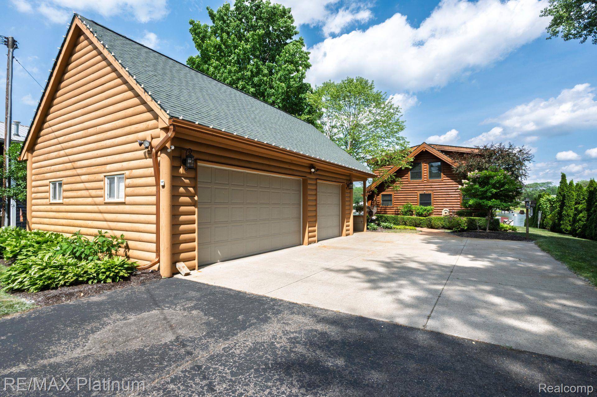 Brighton, MI 48114,2757 S Hacker RD