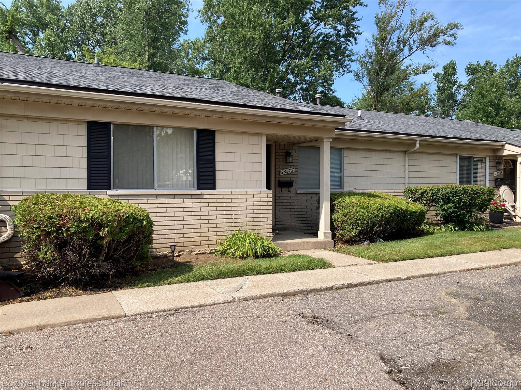 Southfield, MI 48034,26572 Franklin Pointe DR