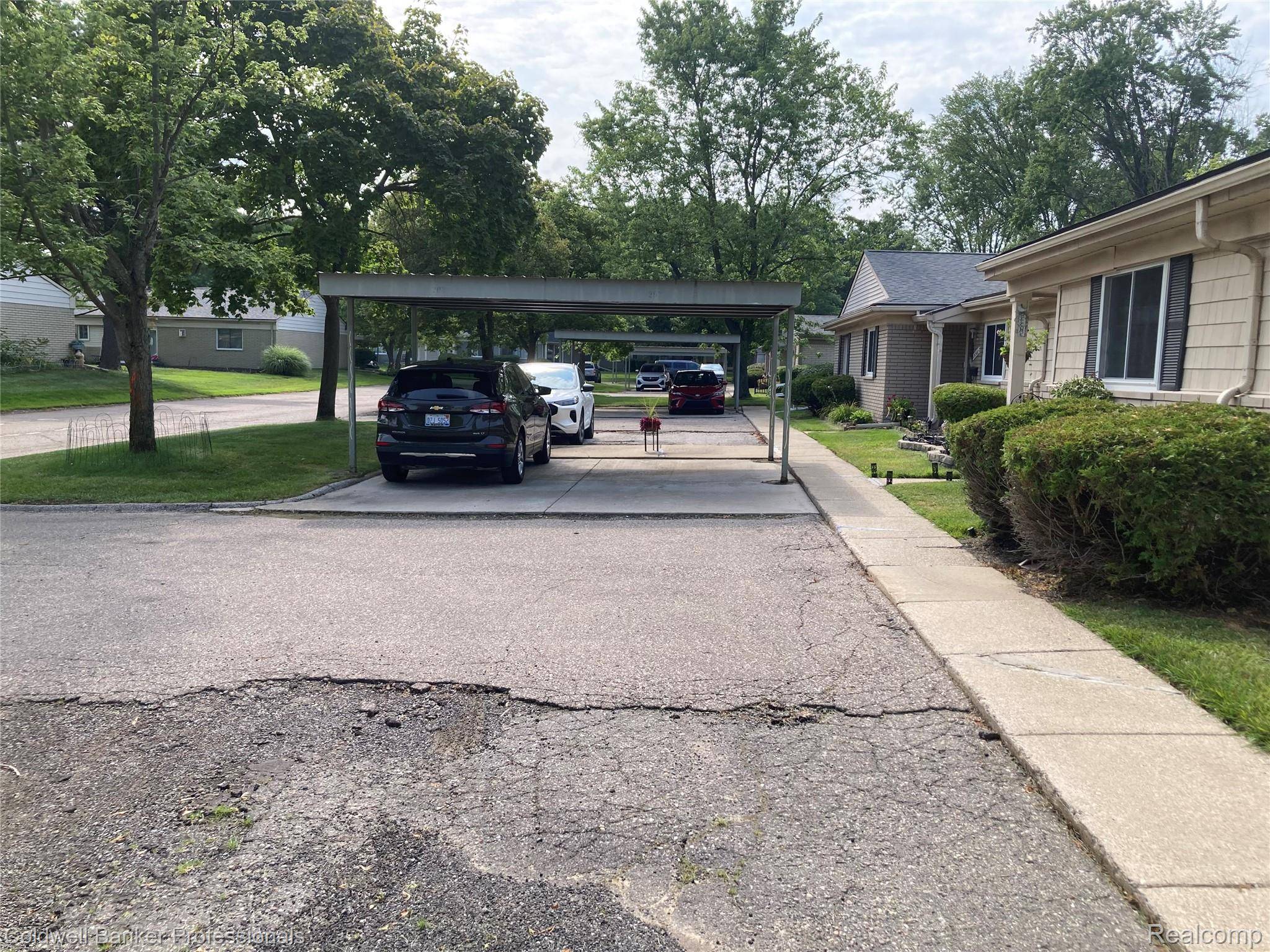 Southfield, MI 48034,26572 Franklin Pointe DR