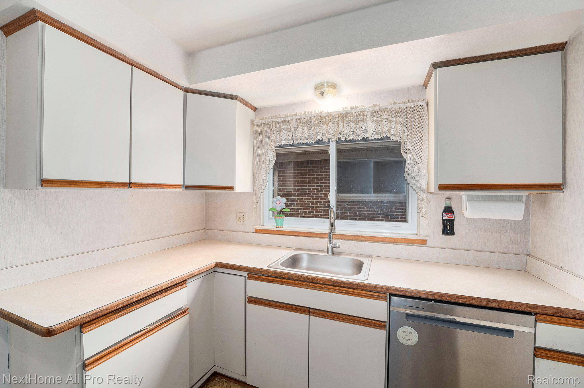 Allen Park, MI 48101,6587 Cortland AVE