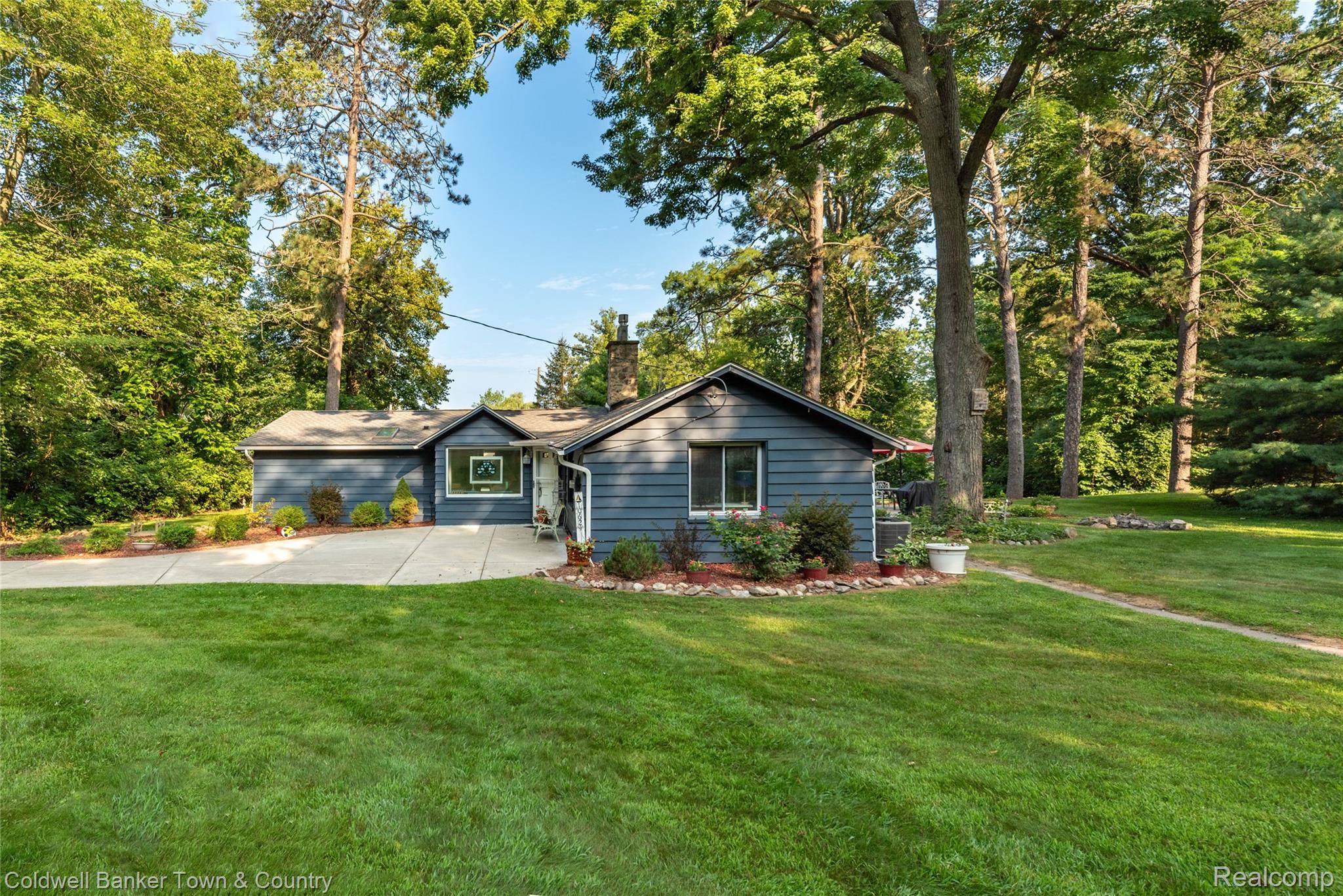 Whitmore Lake, MI 48189,10624 Pine Bluff AVE