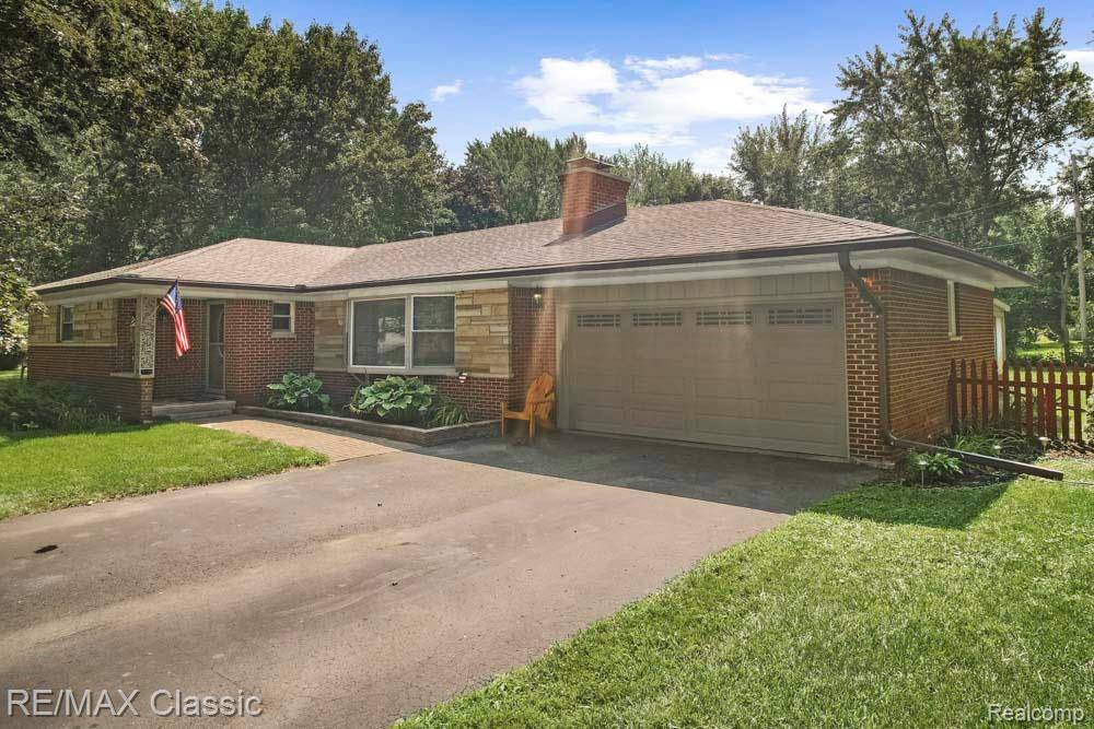 South Lyon, MI 48178,22607 Kay ST