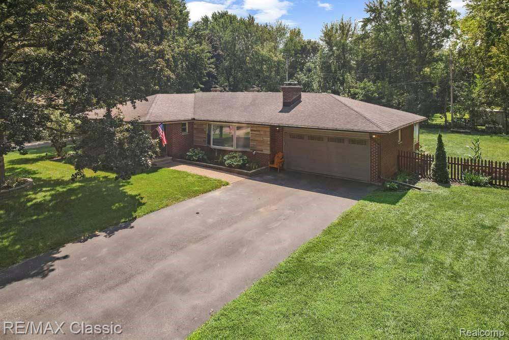 South Lyon, MI 48178,22607 Kay ST