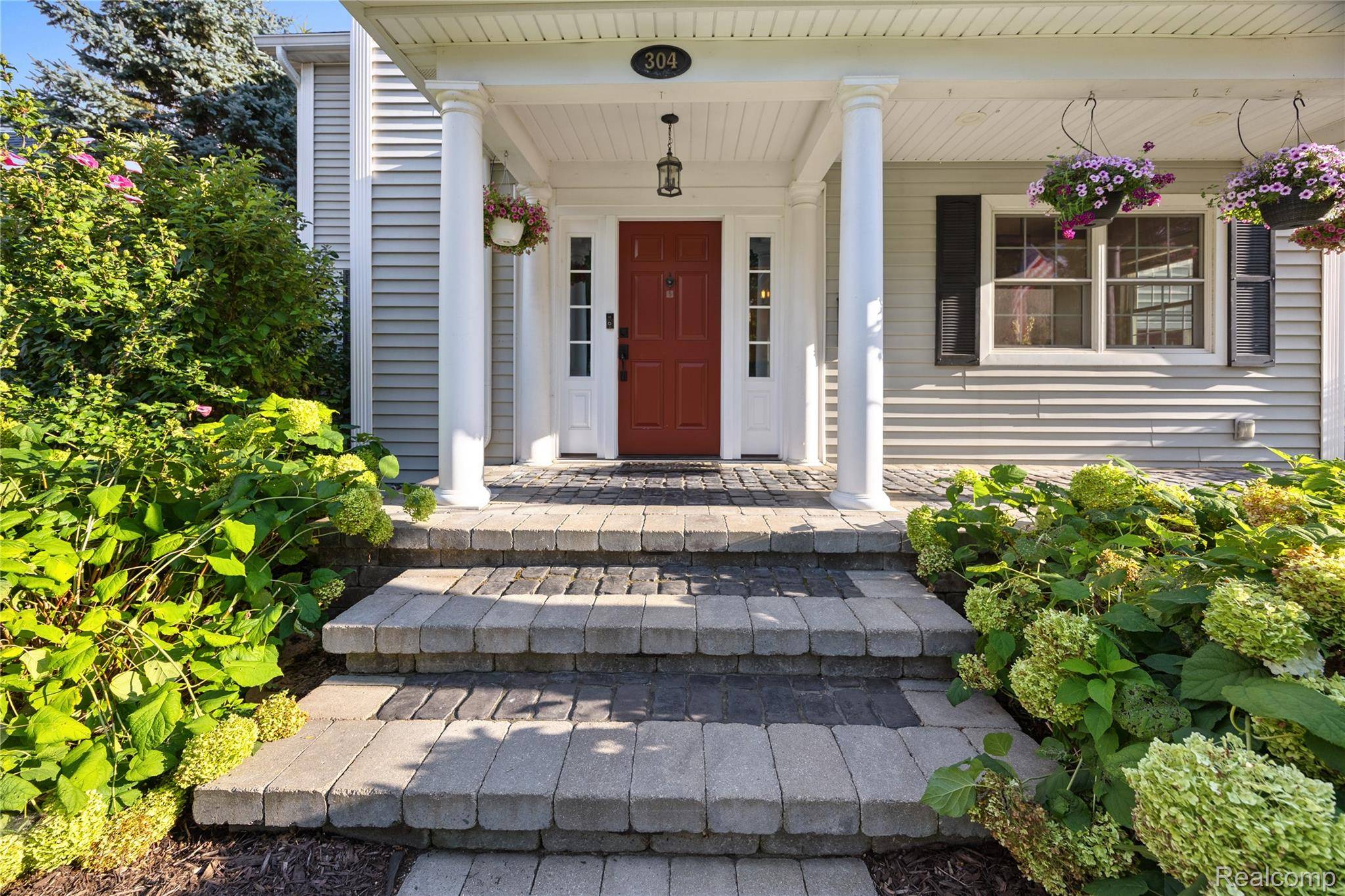 South Lyon, MI 48178,304 E Lake ST