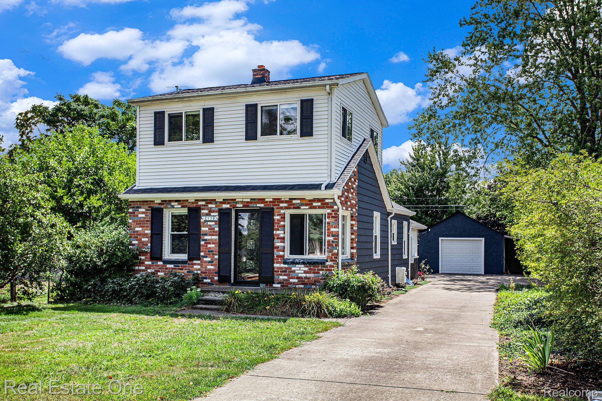 Troy, MI 48085,2170 Chancery DR