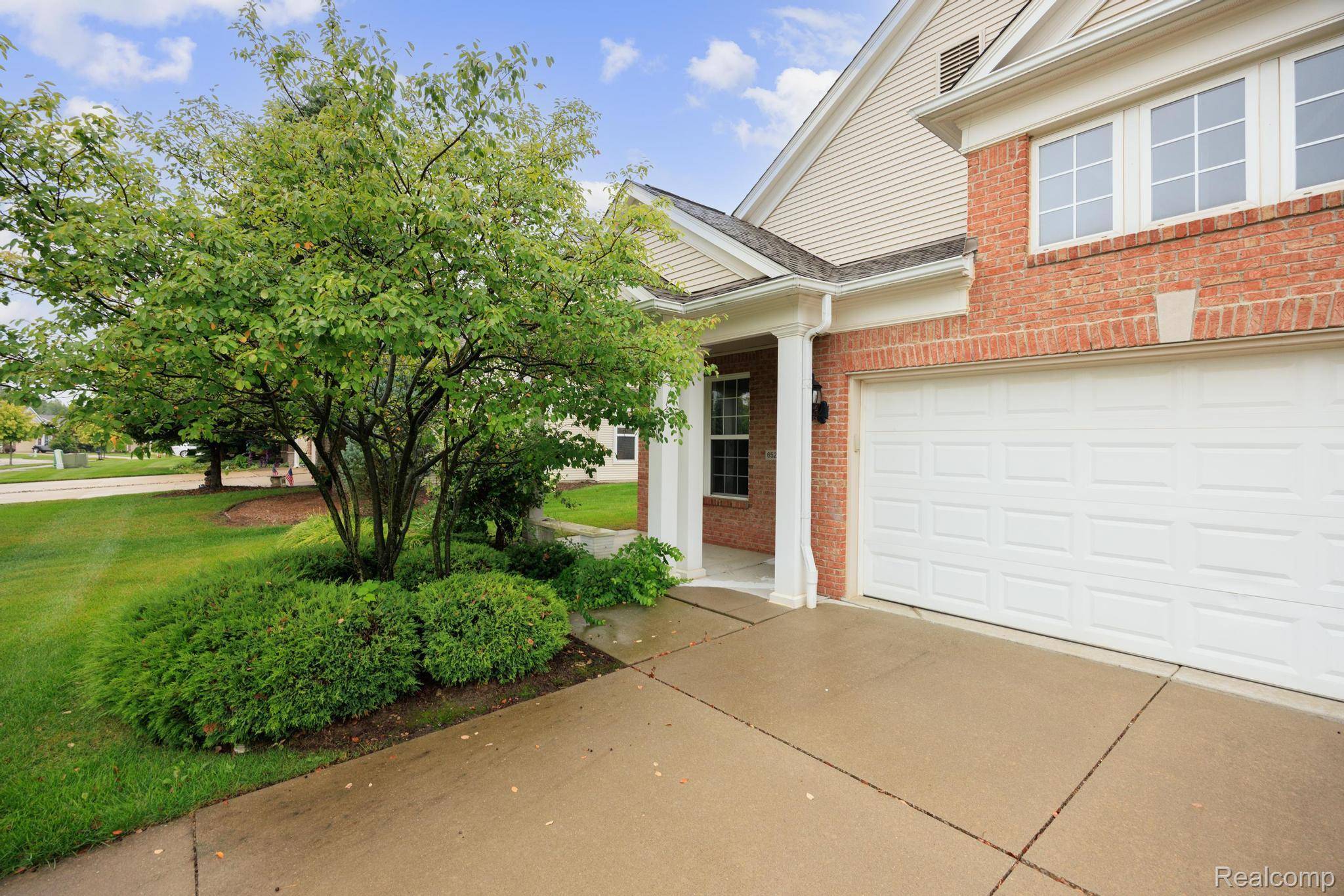 Grand Blanc, MI 48439,6523 Prairie Dunes DR #69