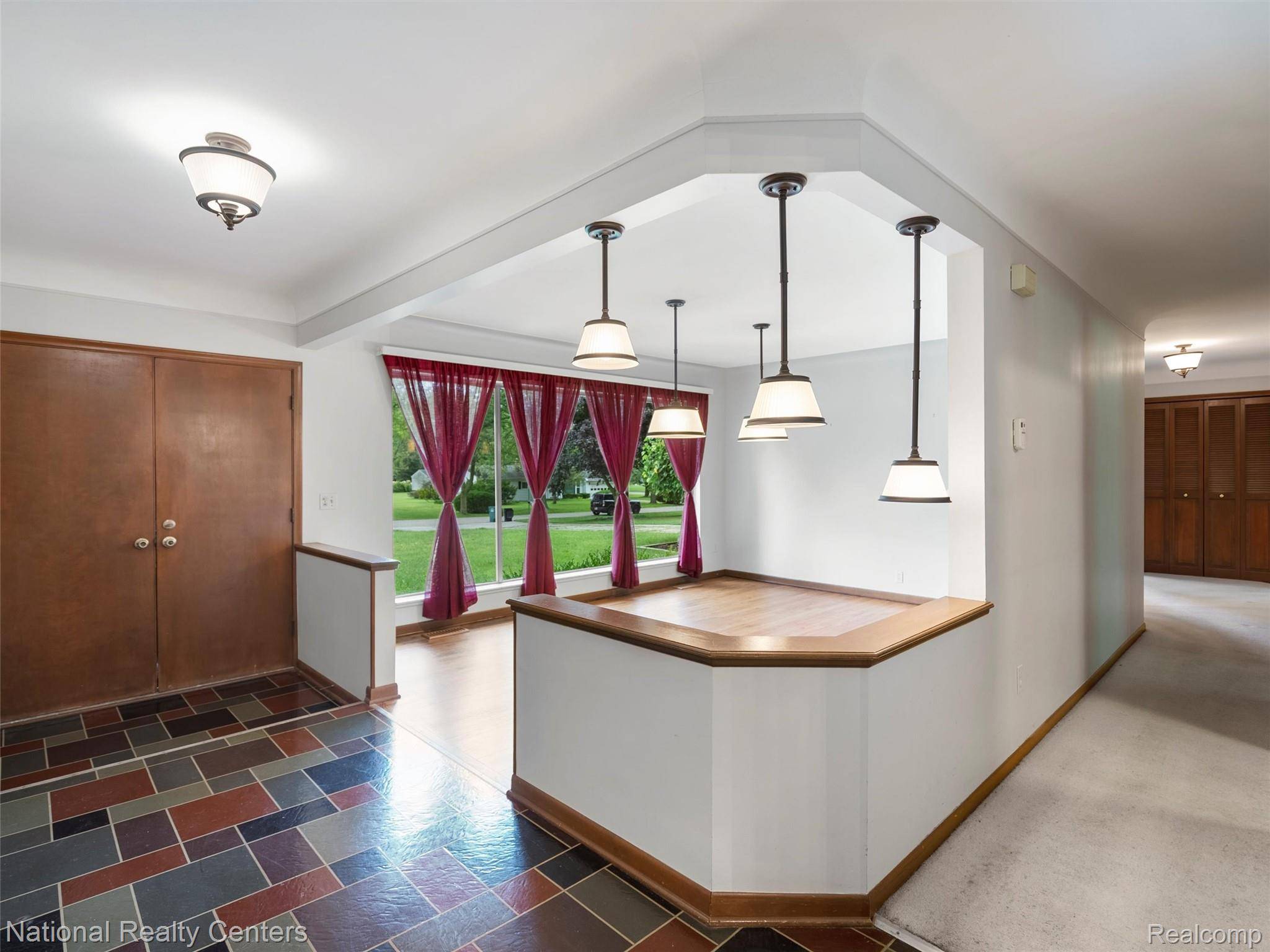 Troy, MI 48085,6525 Norton DR