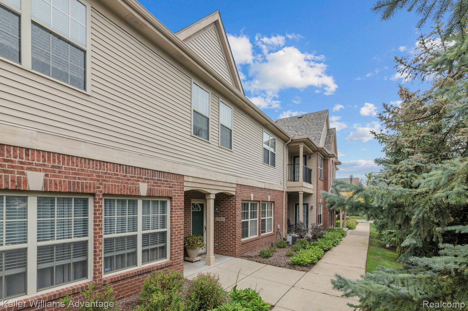 Livonia, MI 48150,11864 Farmington RD