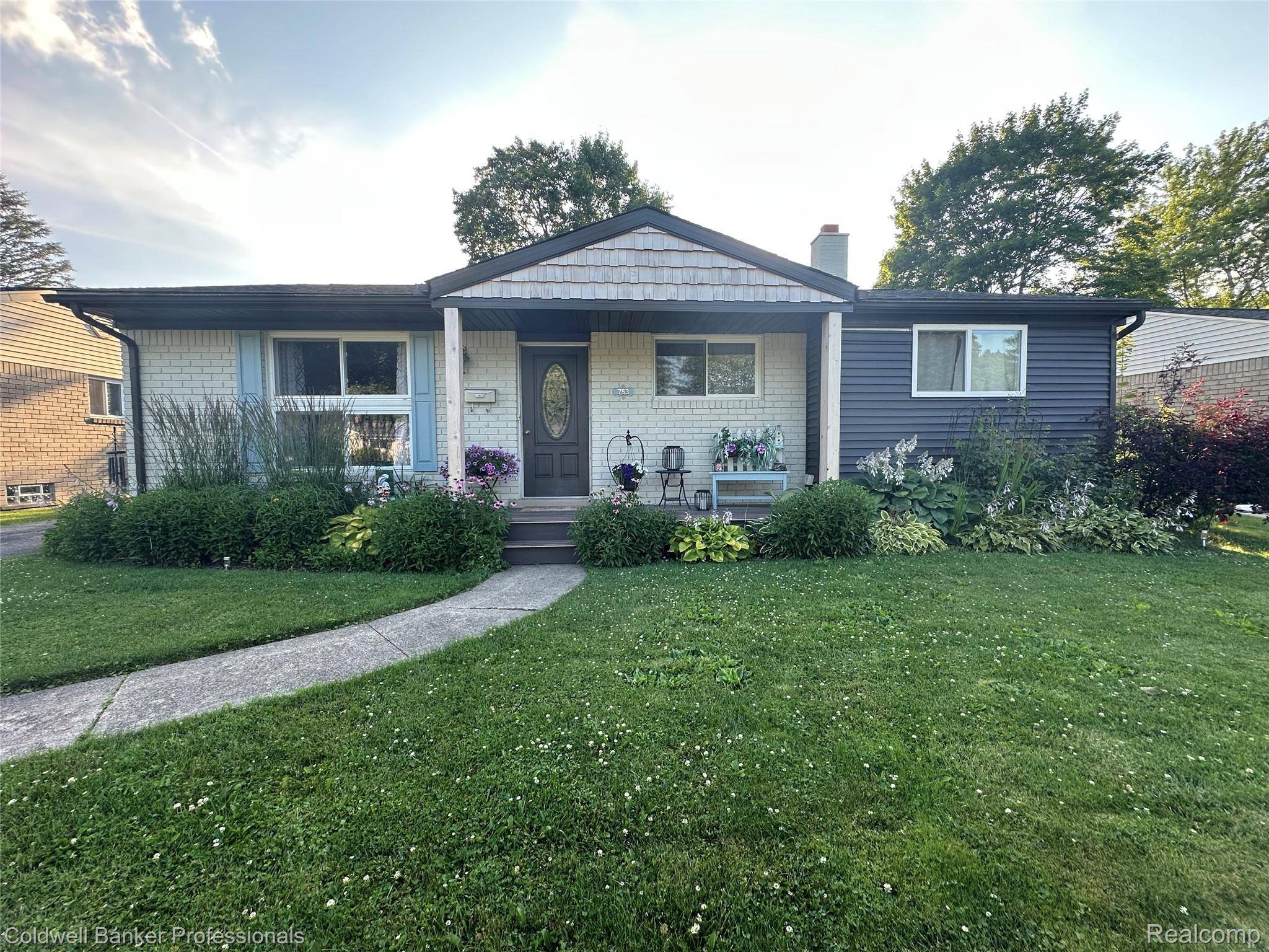 Lapeer, MI 48446,753 Lincoln ST