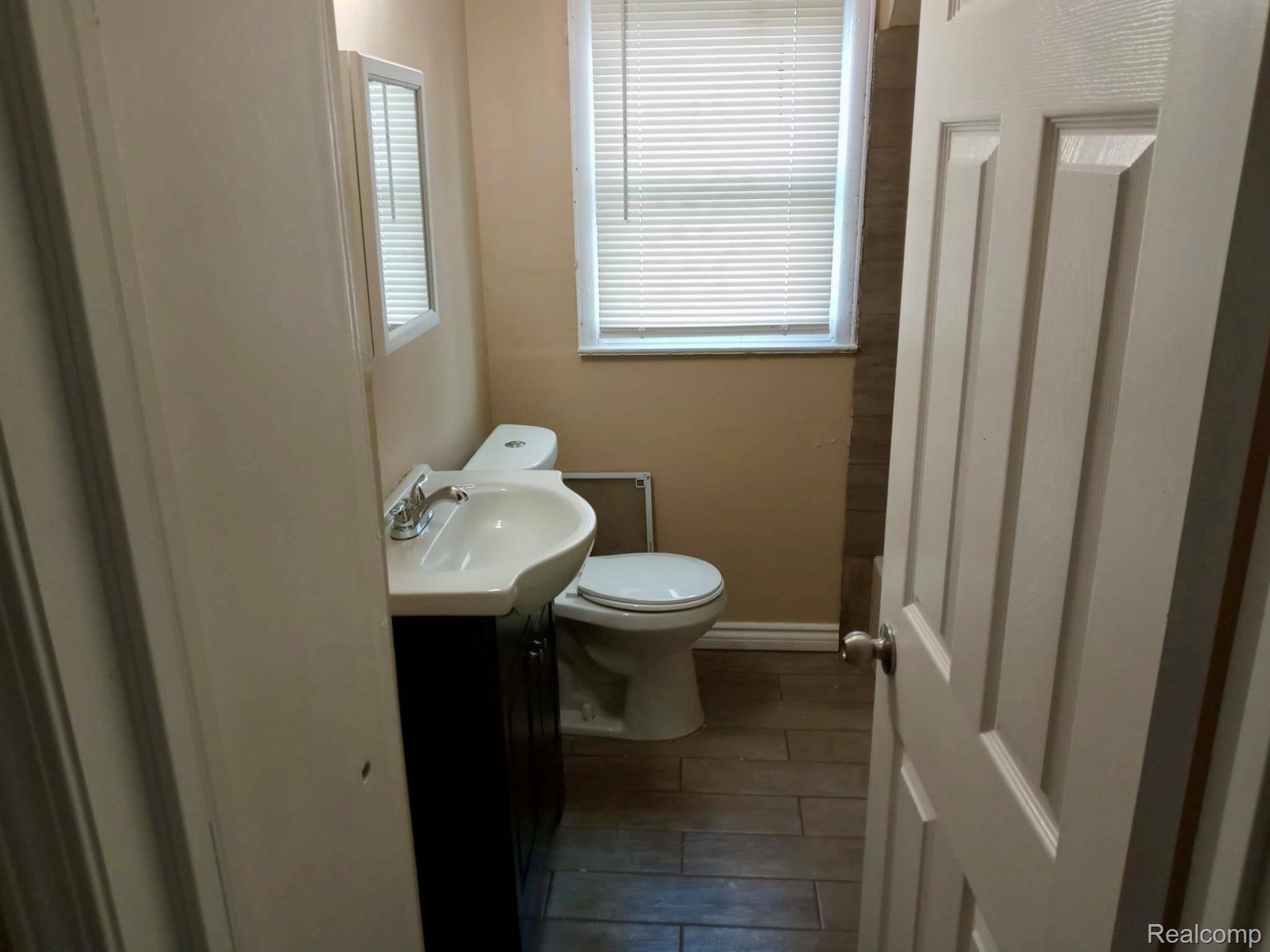 Detroit, MI 48228,8111 Warwick ST