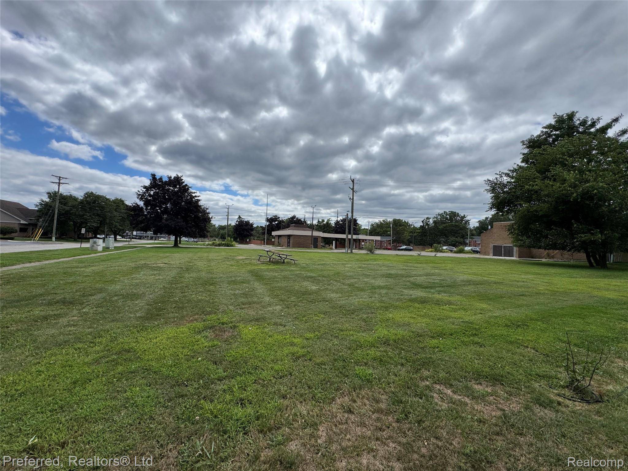 Farmington, MI 48335,000 Lake Way