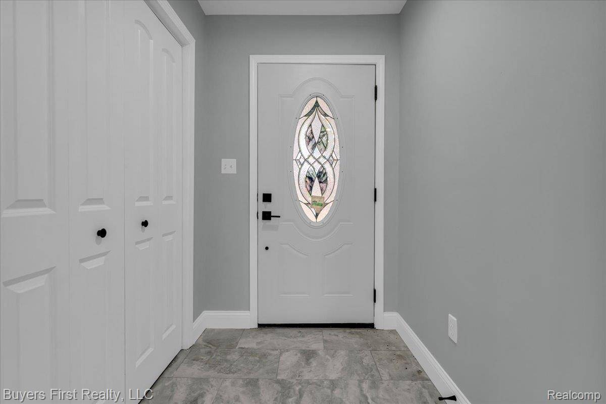 Southfield, MI 48075,25131 Prairie DR