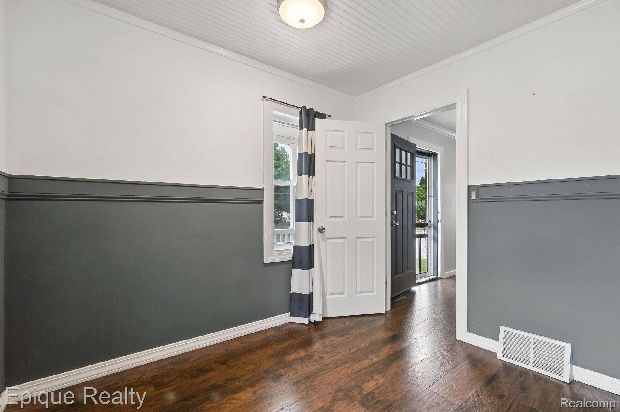 Swartz Creek, MI 48473,8093 Crapo ST