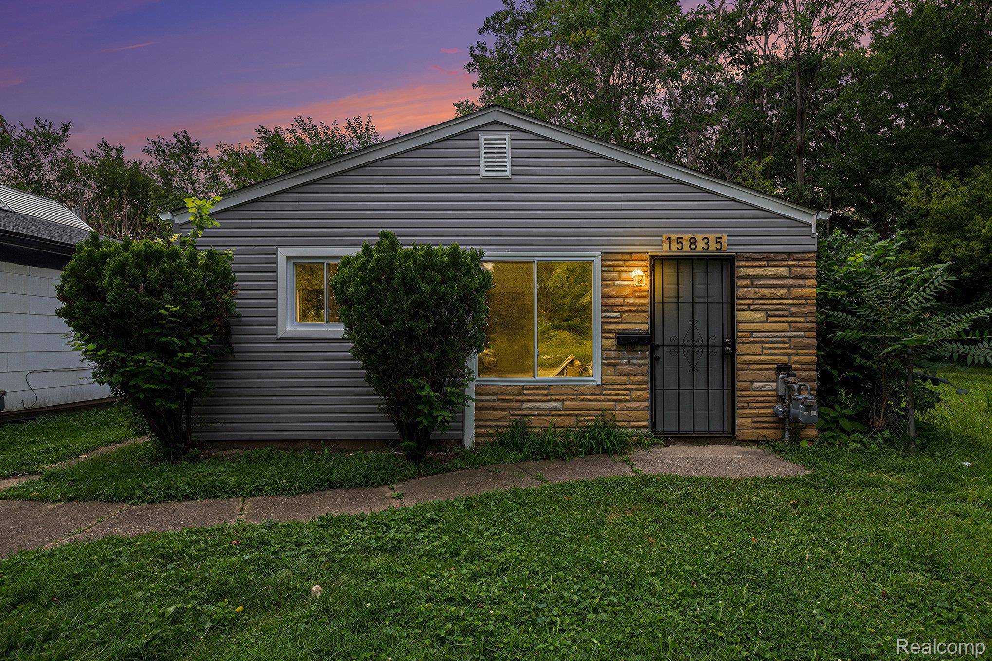 Detroit, MI 48223,15835 Burgess ST