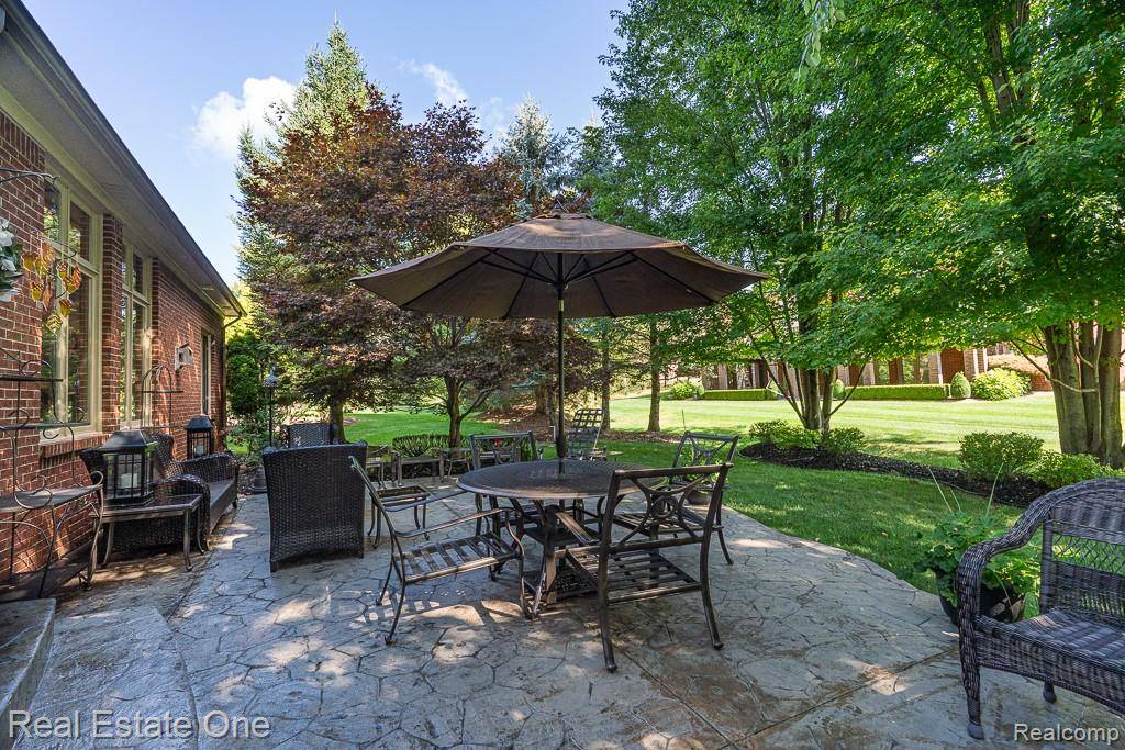 Rochester Hills, MI 48306,6615 Chatham CIR