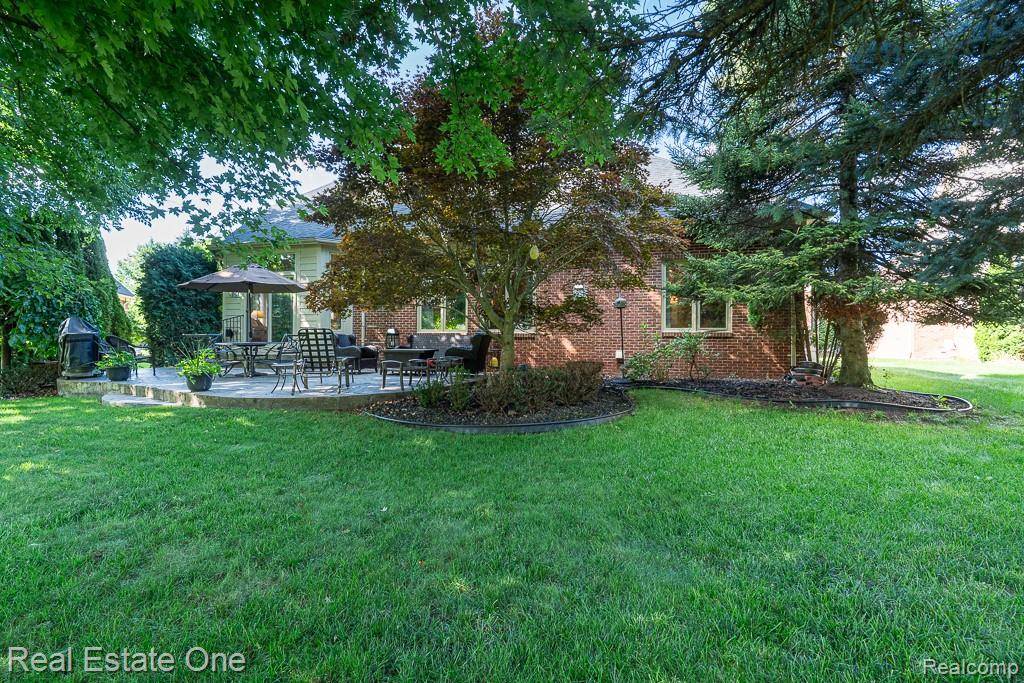 Rochester Hills, MI 48306,6615 Chatham CIR