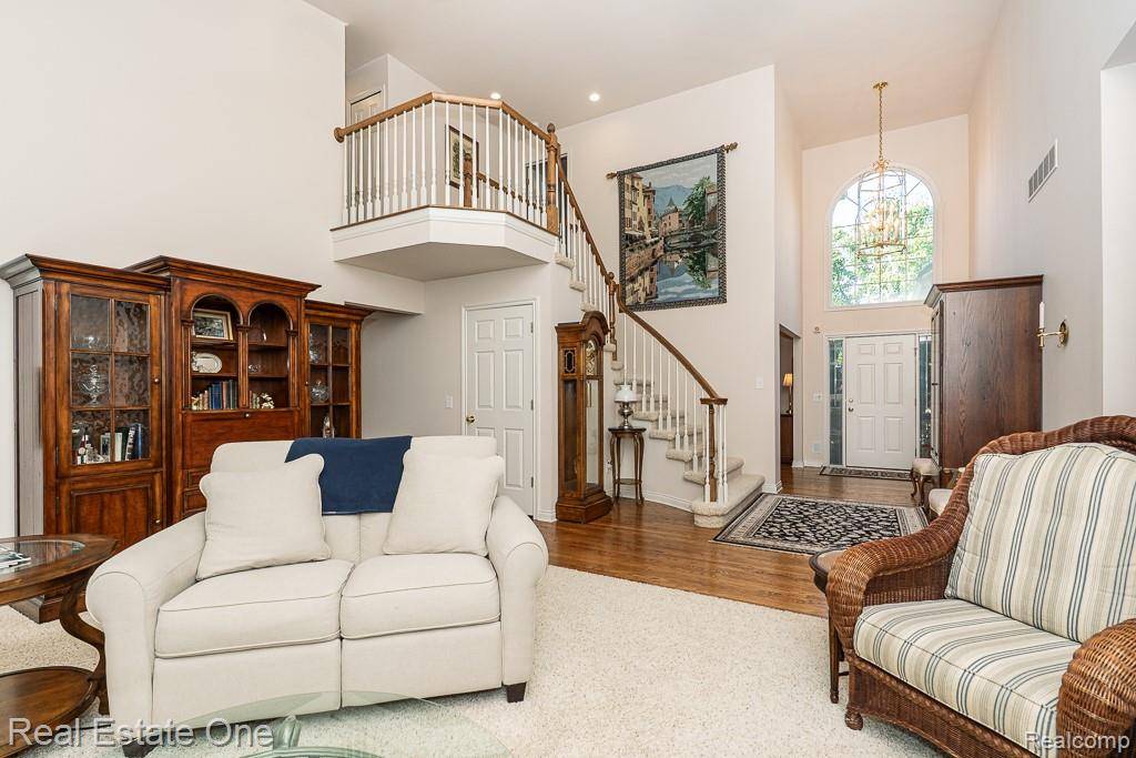 Rochester Hills, MI 48306,6615 Chatham CIR