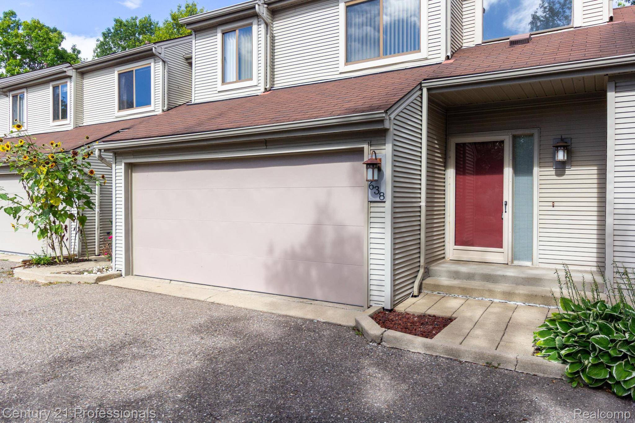 Rochester Hills, MI 48307,638 Ashley CIR