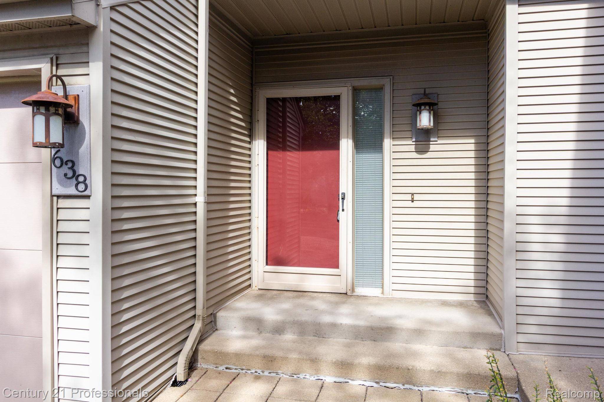 Rochester Hills, MI 48307,638 Ashley CIR