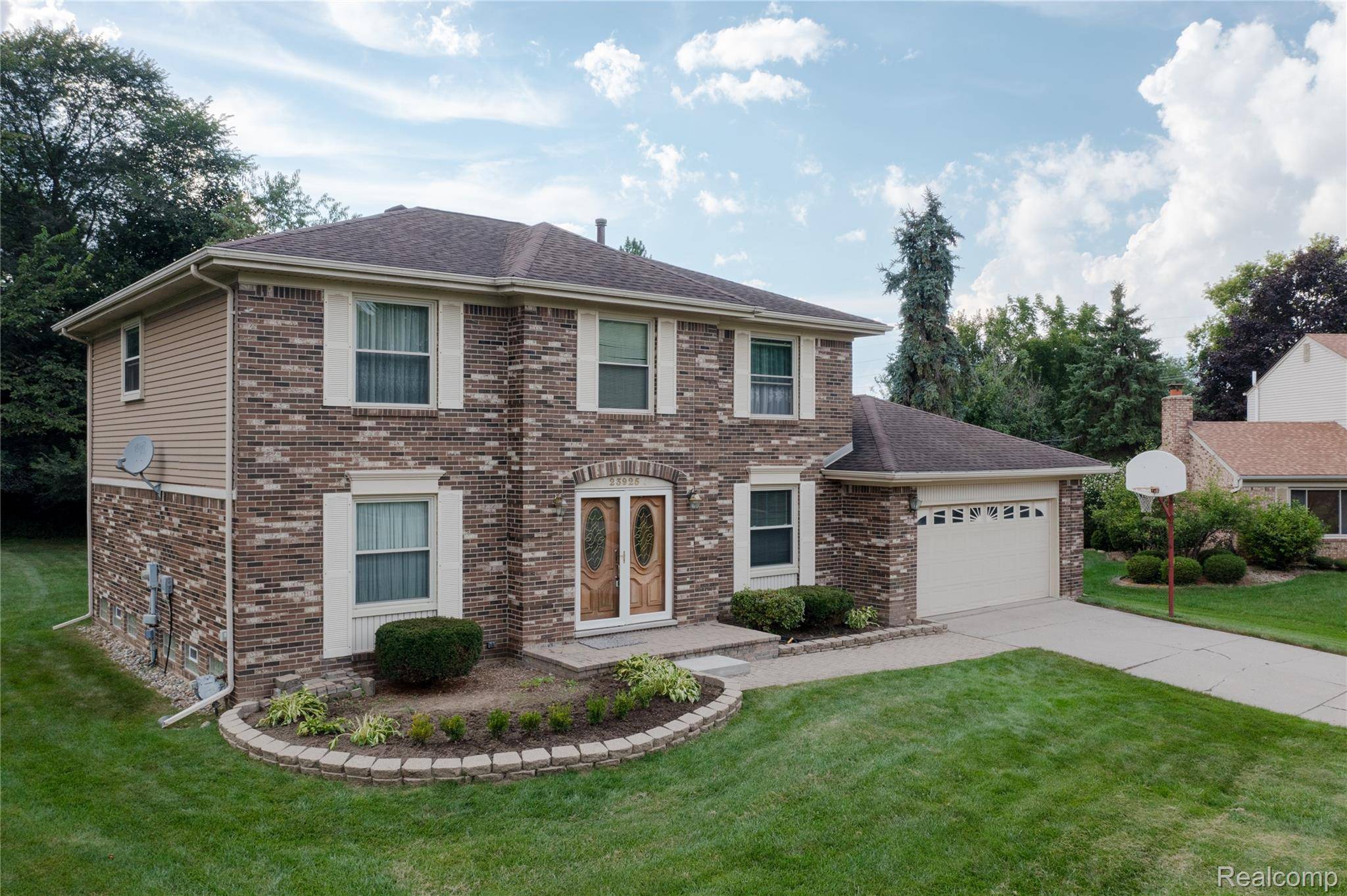 Novi, MI 48375,23925 Hickory Grove CT