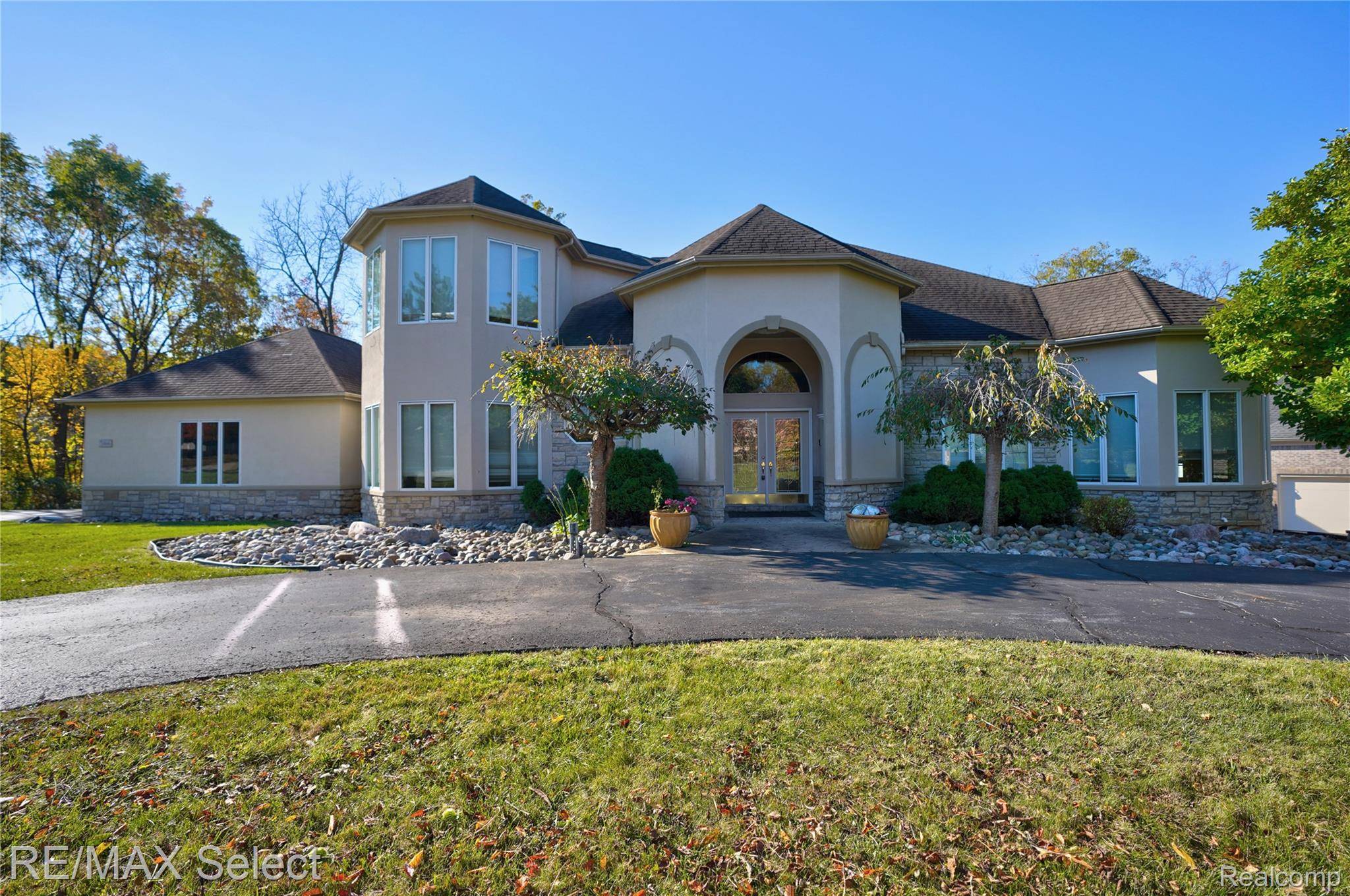 Grand Blanc, MI 48439,5166 Warwick Woods TRL